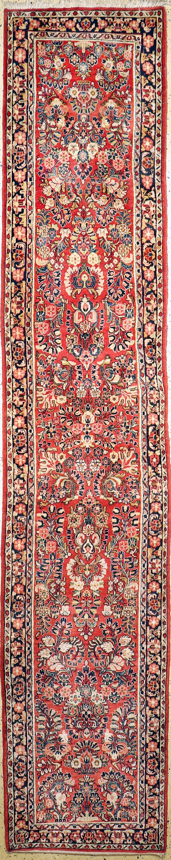 Us Re-Import Sarogh, Persien, Anfang 20.JhdWolle auf Baumwolle, ca. 405 x 80 cm, EHZ: 2, (alter Mottenfraß am Rand)