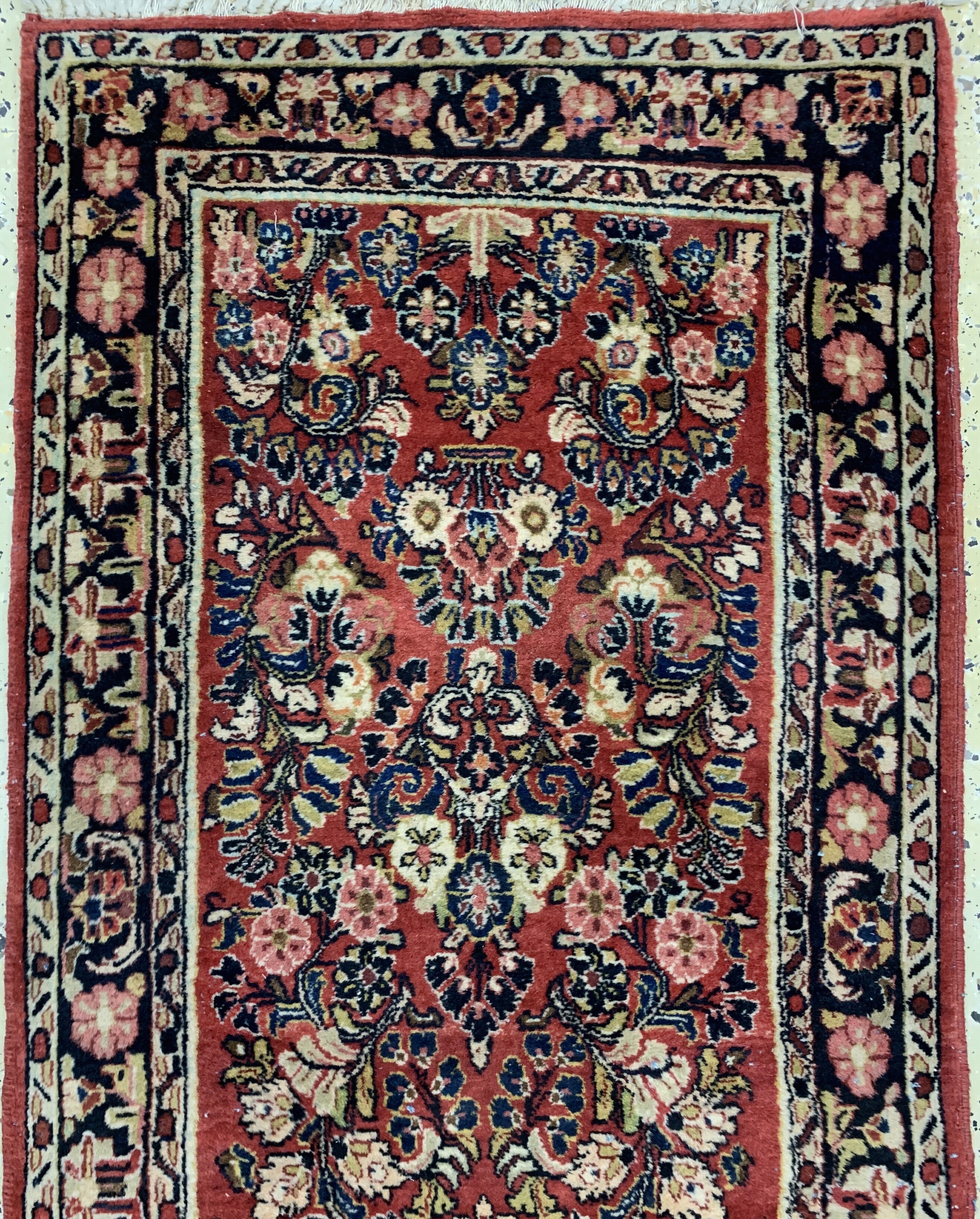 Detail a: Us Re-Import Sarogh, Persien, Anfang 20.JhdWolle auf Baumwolle, ca. 405 x 80 cm, EHZ: 2, (alter Mottenfraß am Rand)