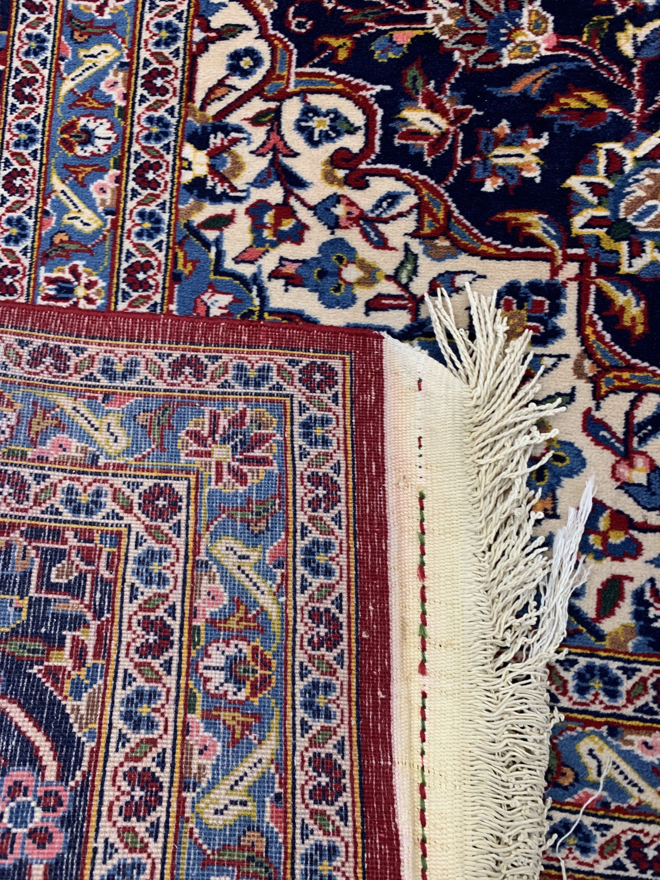 Detail e: Keschan"Ghotbi"fein, signiert, Persien, Mitte 20.Jhd, Korkwolle auf Baumwolle, ca. 350x 255 cm, EHZ: 3
