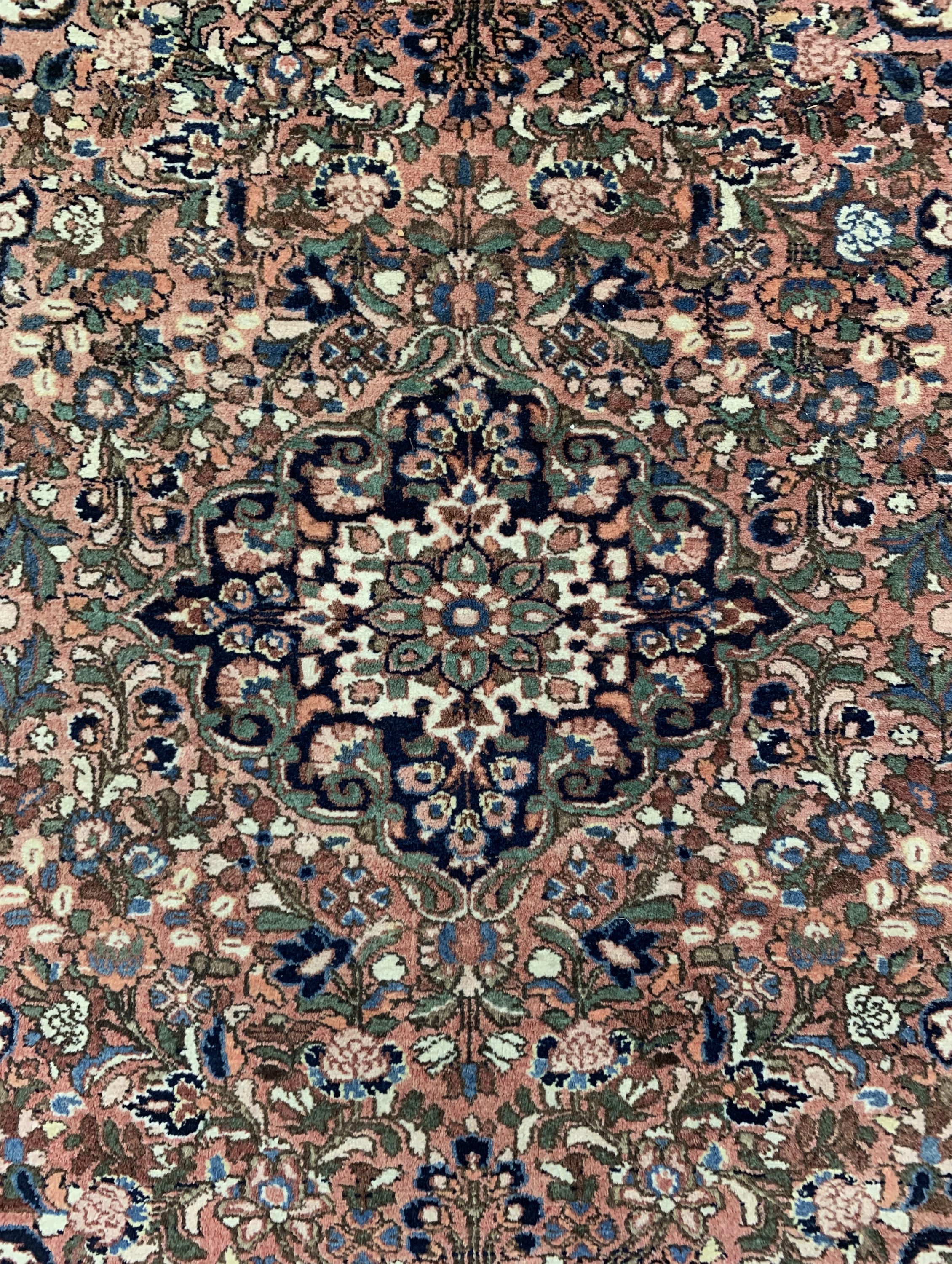 Detail b: Borchalu, Persien, Mitte 20.Jhd, Wolle auf Baumwolle, ca. 210 x 150 cm, verblasst, EHZ: 2