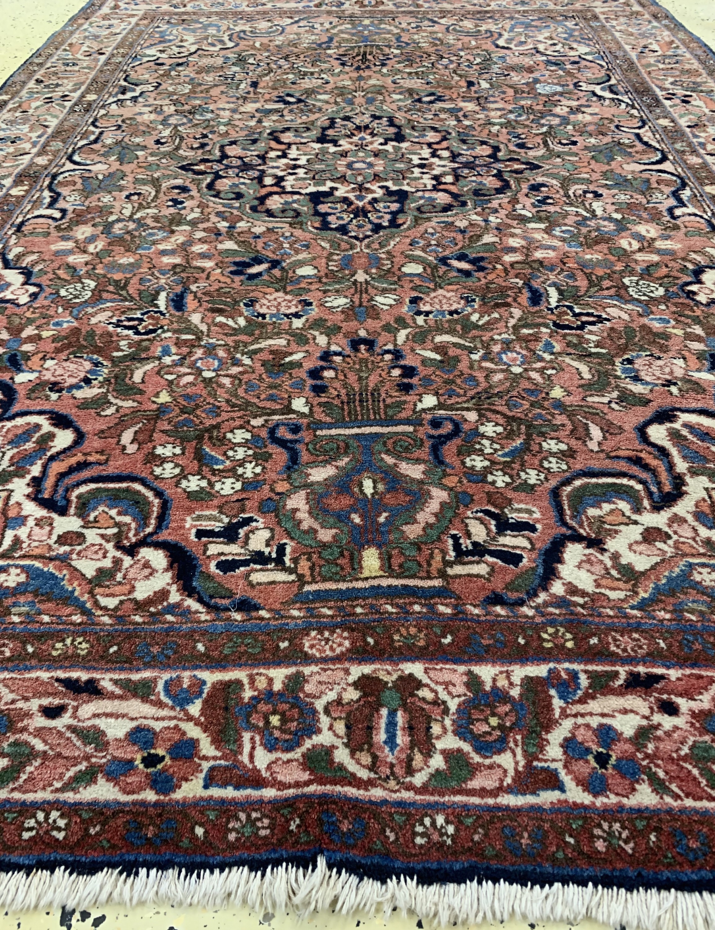 Detail c: Borchalu, Persien, Mitte 20.Jhd, Wolle auf Baumwolle, ca. 210 x 150 cm, verblasst, EHZ: 2