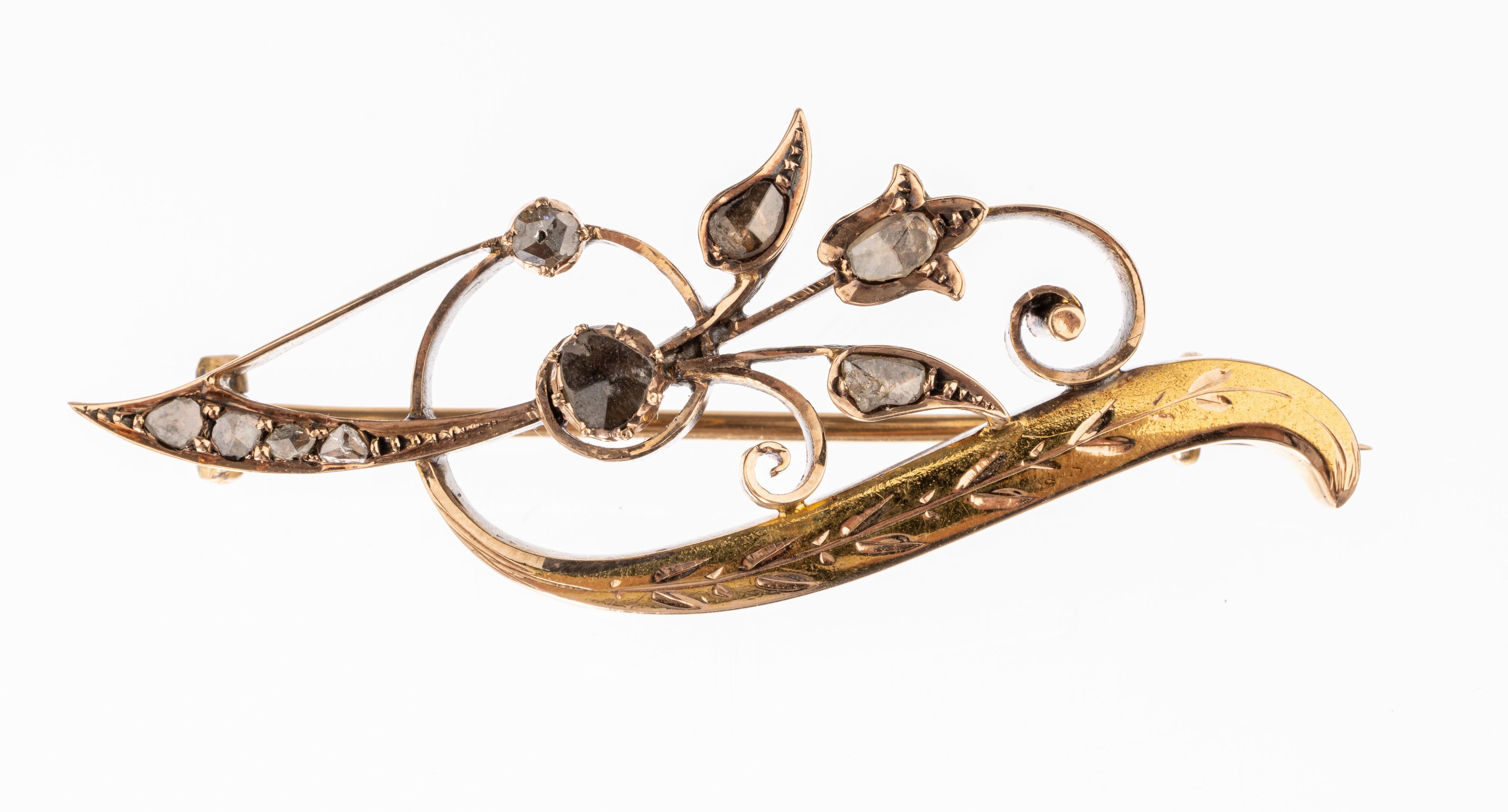 18 kt Gold Diamant-Brosche, um 1860, RG/GG 750/000, gepr., florale Form mit 9 Diamantrosen zus. ca. 0.60 ct, asymm. Formgebung, Blatt graviert, ...