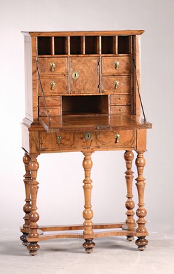 26770455a - Tabernacle, England, around 1720, walnut veneer, studded base with a drawer on 5 legs, curved binding bar, secretary attachment held behind a fold-down flap, interior division with free compartments and secret compartments, orig. brass fittings and orig. Locks, 1 key, approx. 175 x 78 x 45 cm, condition 2-3