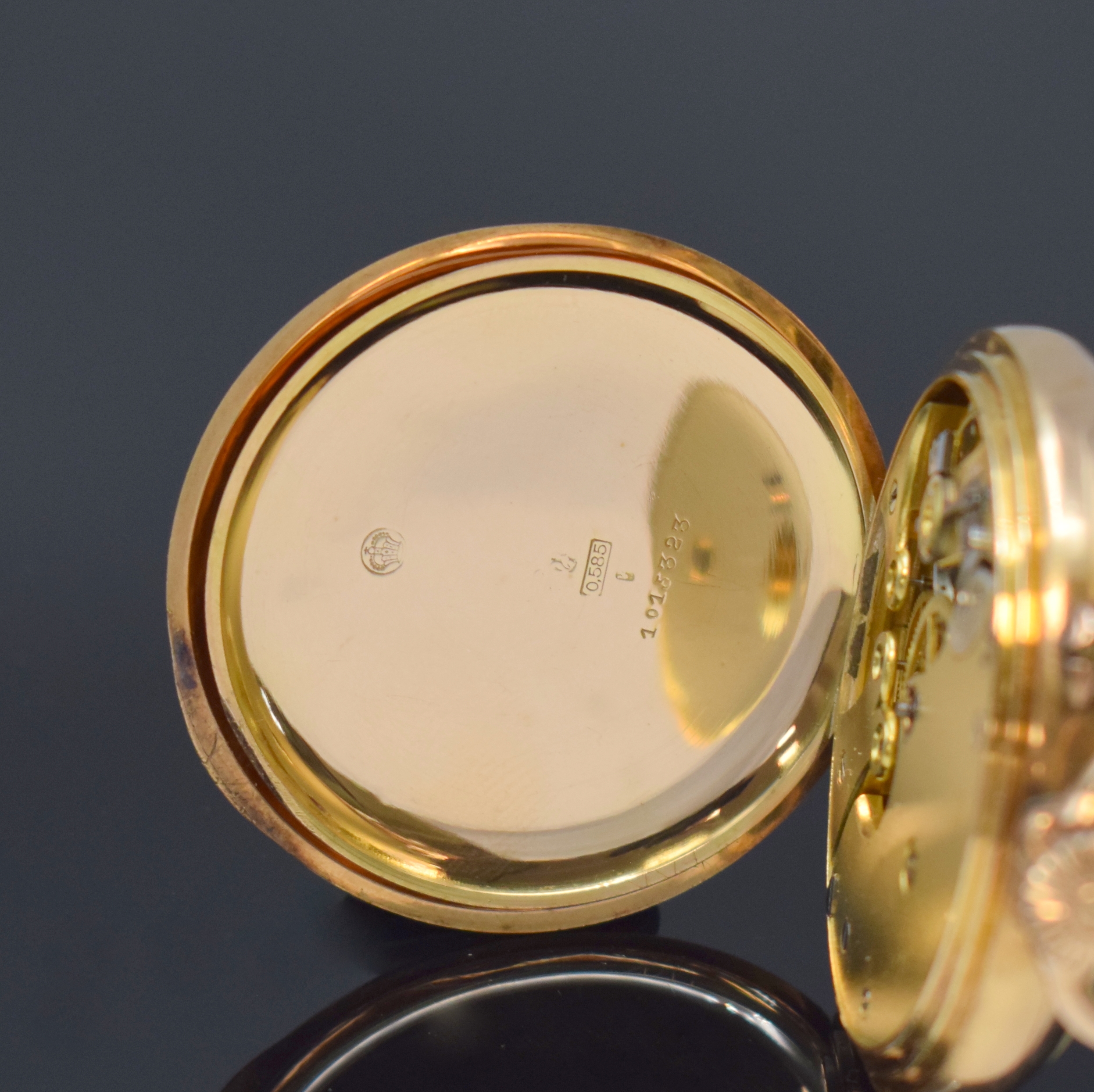 Detail d: GEB. EPPNER Berlin offene Taschenuhr in RG 585/000, Deutschland/Schweiz um 1901, Geh. dell., guill. Rückdeckel m. Monogramm, Goldcuvette m. Widmung, ...