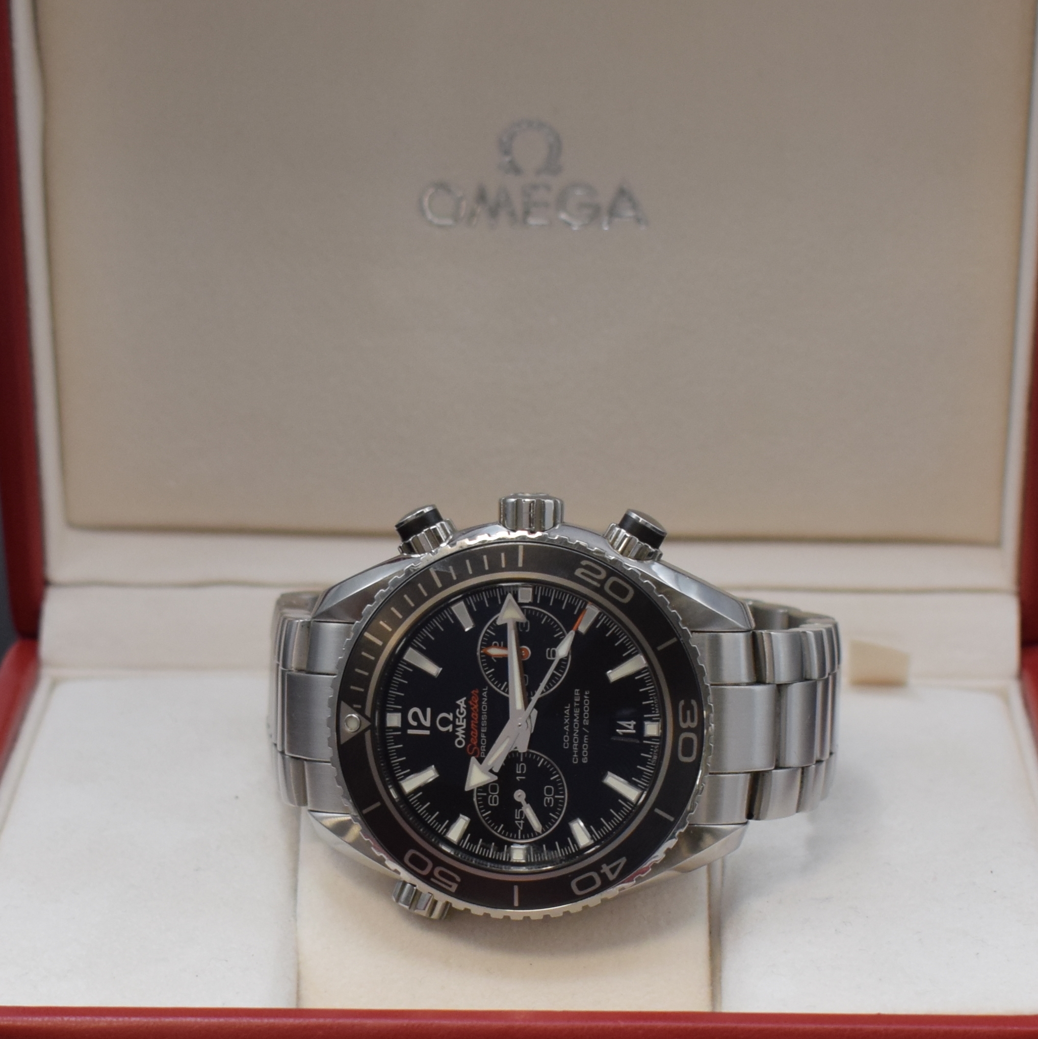Detail f: OMEGA Seamaster Planet Ocean Chronometer Herrenchronograph Co-Axial Referenz 232.30.46.51.01.001, Schweiz verk. lt. beil. Pap. 01/2013, Automatik, ...