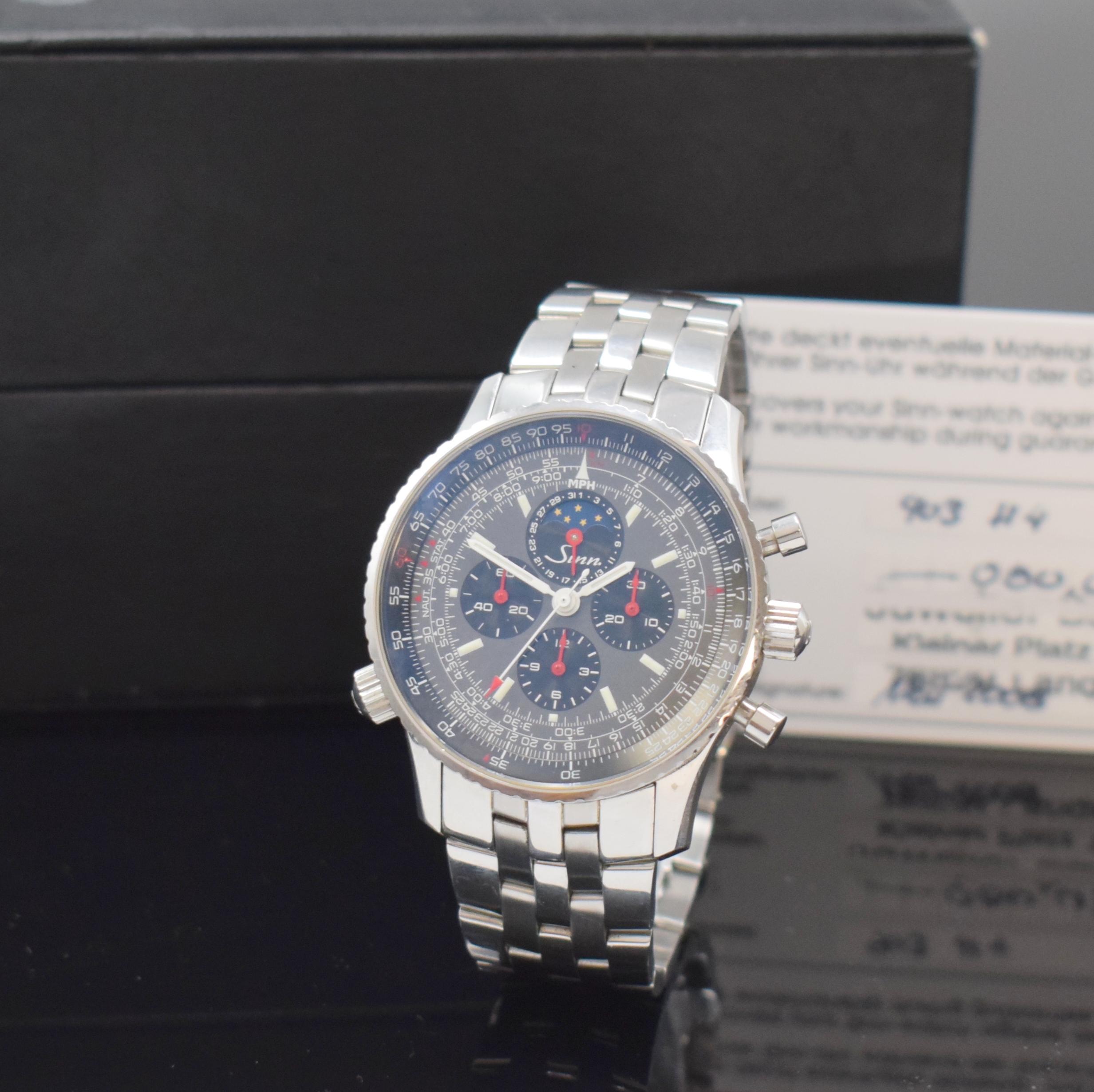 SINN 903 H4 Herrenchronograph mit Mondphase in Stahl, Schweiz verk. lt. beil. Garantie 05/2008, Handaufzug, beids. vergl. Geh., Boden verschr., orig. ...