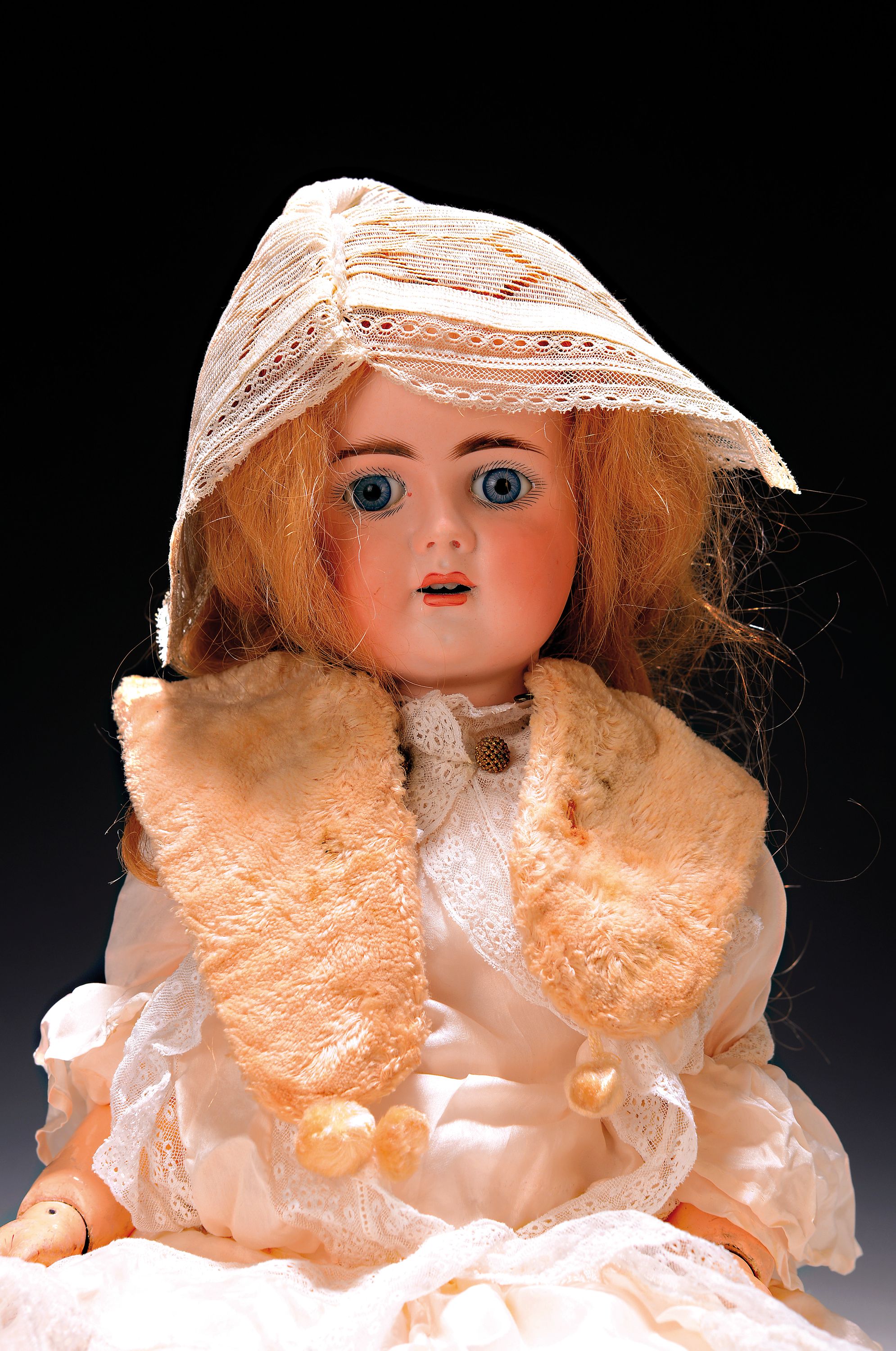 Porzellankopfpuppe, Baehr & Proeschild, Kopfmarke 269 dep, ab ca. 1890, Kurbelkopf bemalt, blaue Paperweightaugen, gemalte Wimpern, blonde ...
