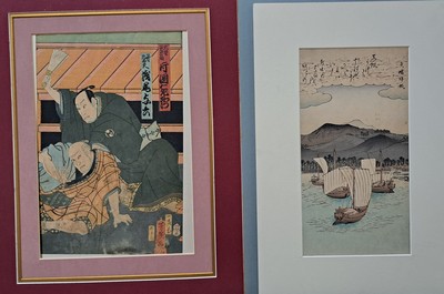 26771904c - Collection of 28 Japanese color woodcuts Ukiyo-e, 19th century, inter alia: Eisen, Toyokuni I and II, Kunisada, Utagawa, Hokusai, Kuniyoshi and others, representation of Samurai, scenes from the Kabuki theater, scenes from everyday life, mostly in oban format, partly tanned or with visible signs of age.