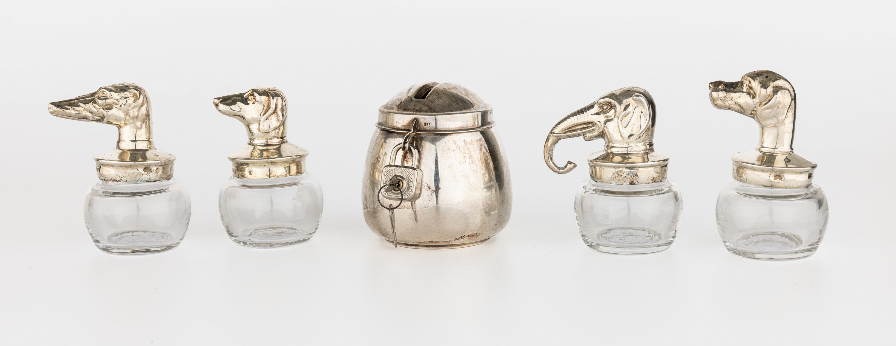 Set 4 Gewürzstreuer und 1 Spardose, Gewürzstreuer mit 925er Silber Monturen, 3 x versch. Hundeköpfe 1 x Elefantenkopf, Hersteller KCK unged.; ...
