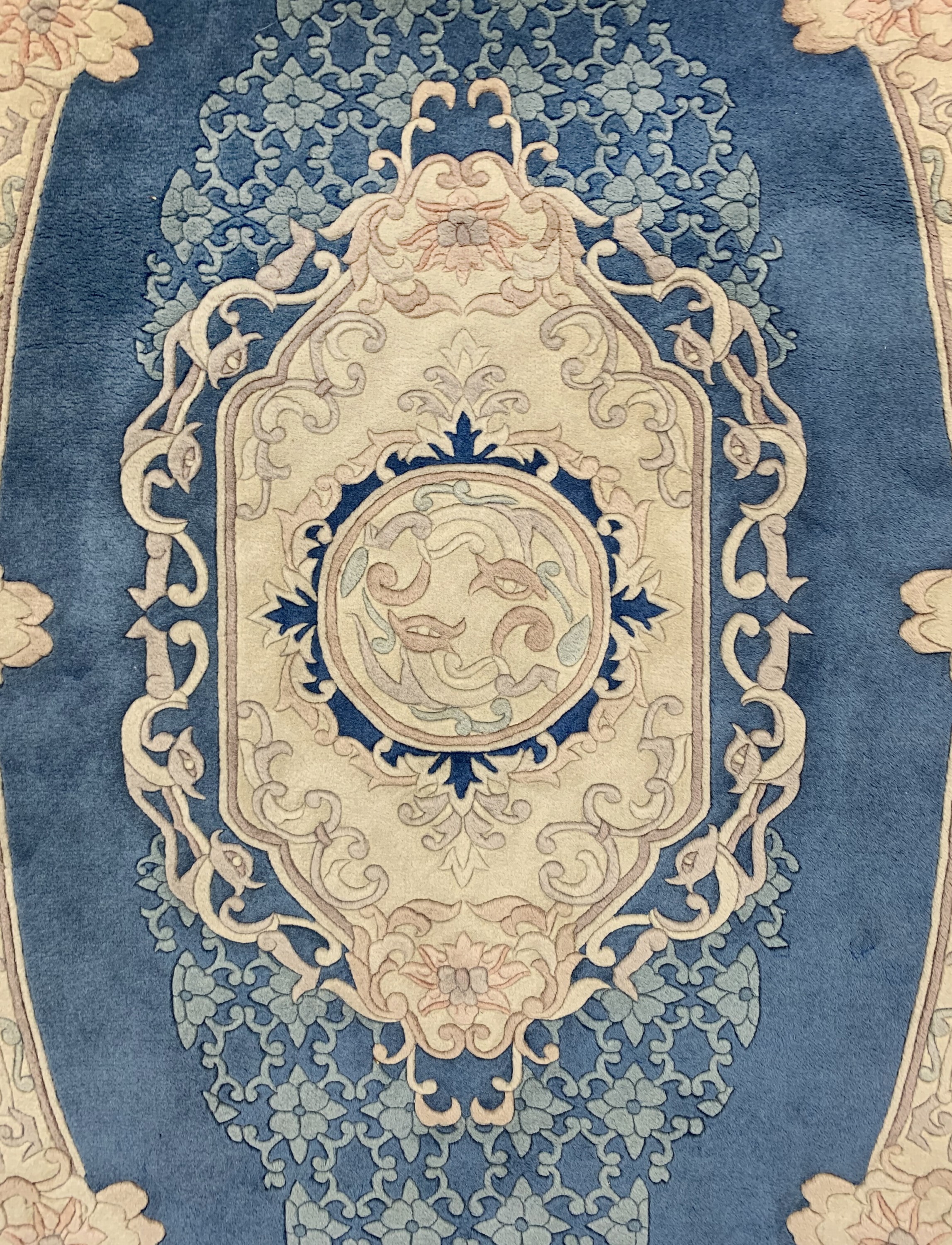 Detail d: 1 paar Aubusson, China, Mitte 20. Jhd, Wolle auf Baumwolle, ca. 210 x 120 cm, EHZ: 2