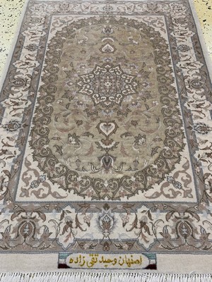 26772137b - Isfahan fine#"silk ground#", Persia, end of 20th century, corkwool with and on silk, approx. 88 x 62 cm, approx. 1.0 million kn/sm,condition: 1-2. Rugs, Carpets & Flatweaves