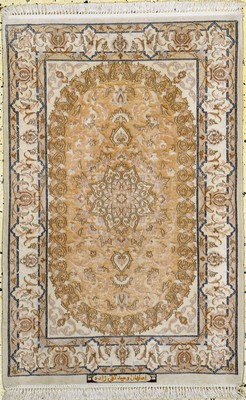 Image 26772884 - Isfahan fine#"silk ground#", Persia, end of 20th century, corkwool with and on silk, approx. 88 x 62 cm, approx. 1.0 million kn/sm,condition: 1-2. Rugs, Carpets & Flatweaves