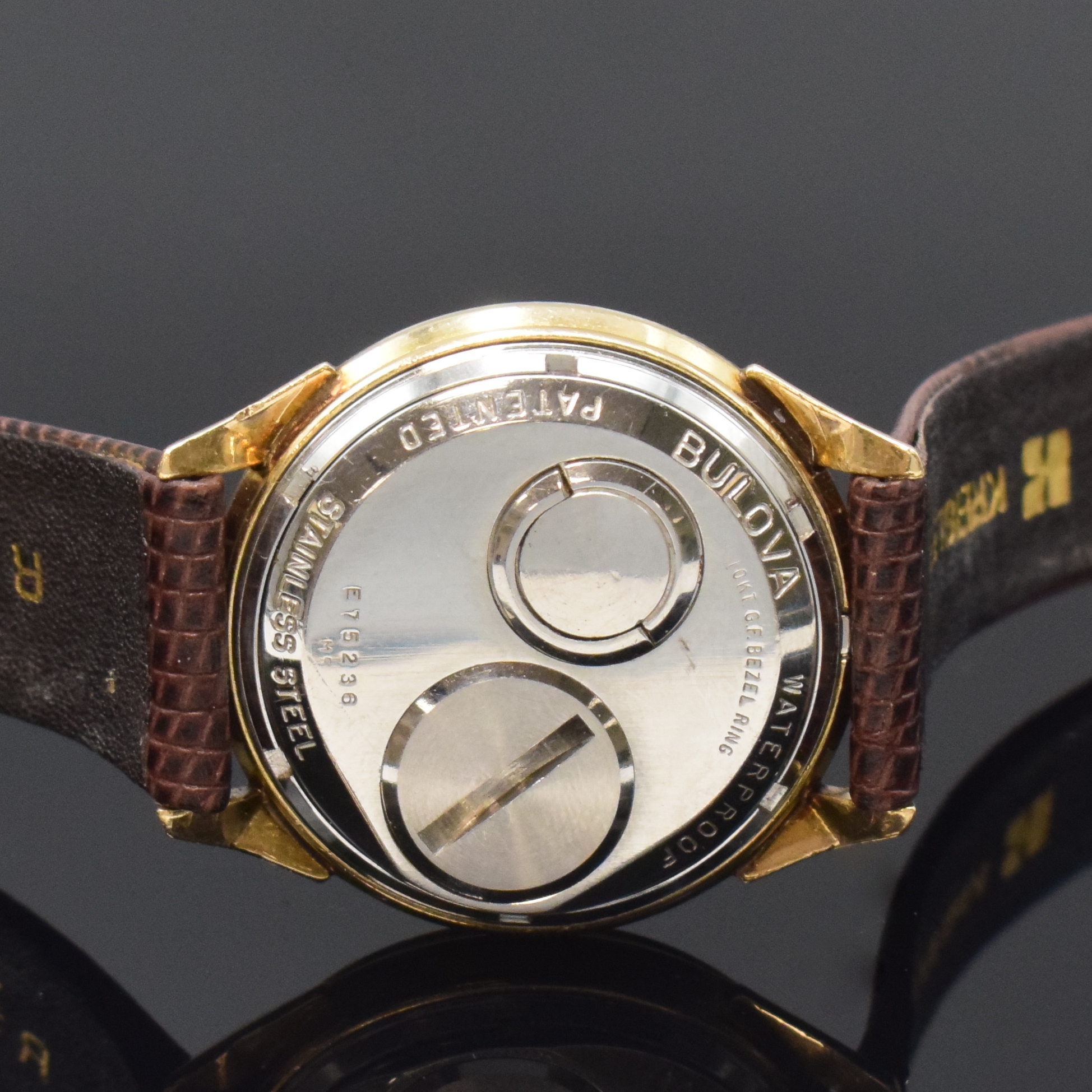 Detail c: BULOVA Herrenarmbanduhr Accutron Spaceview, Schweiz um 1968, Edelstahlgeh., Boden verschr., sichtbares Stimmgabelschwingerwerk, Leuchtzeiger, ...
