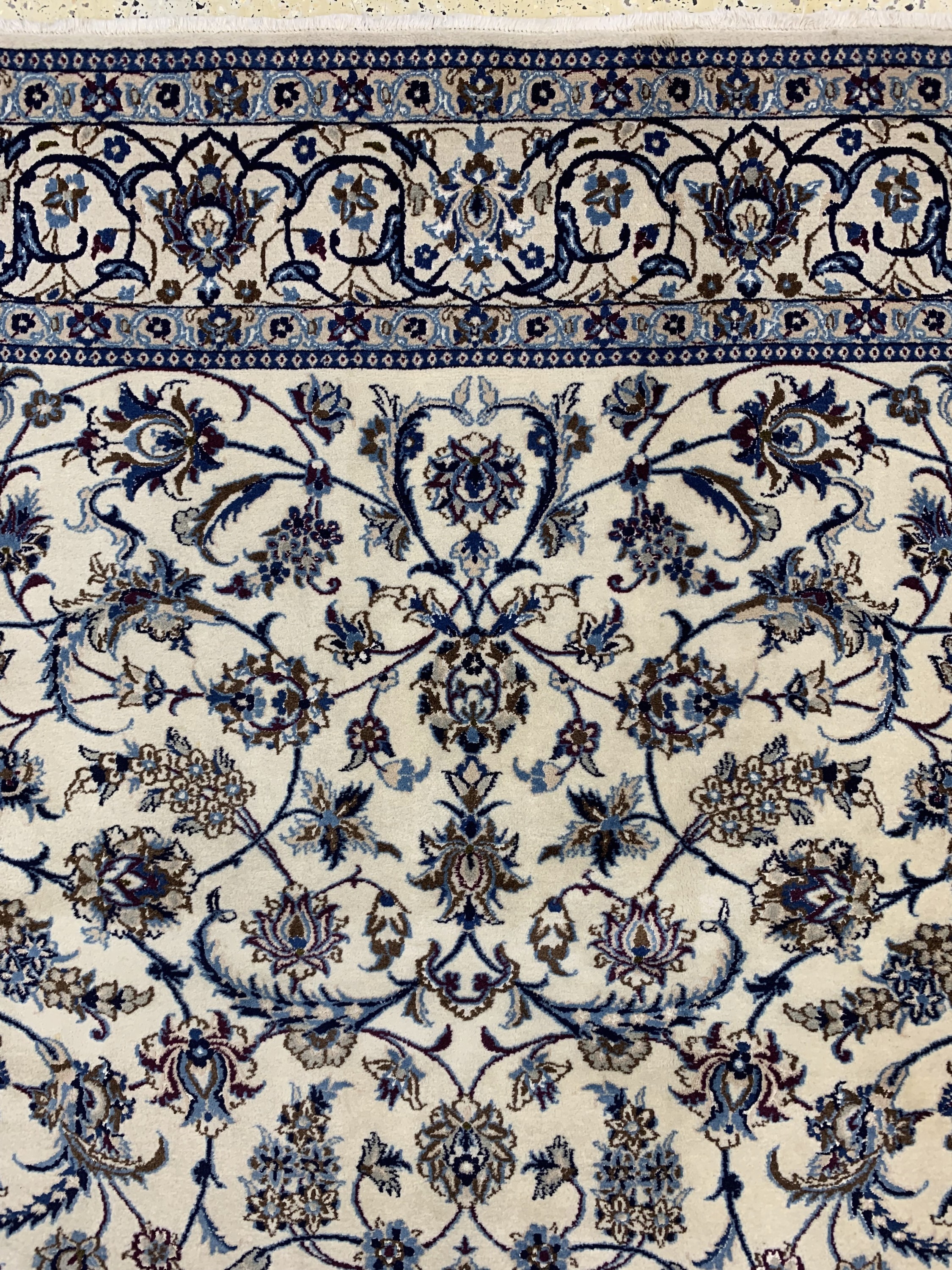 Detail c: Nain fein(9 La), Persien, Ende 20.Jhd, Korkwolle mit Seide, ca. 306 x 205 cm, EHZ: 1-2