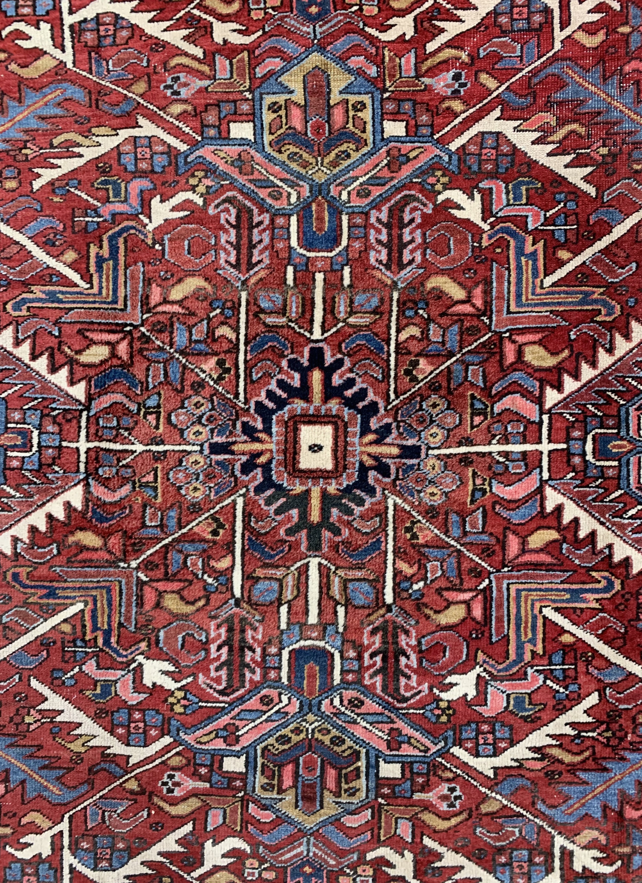 Detail b: Heriz alt, Persien, Anfang 20.Jhd, Wolle auf Baumwolle, ca. 344 x 275 cm, EHZ: 2-3