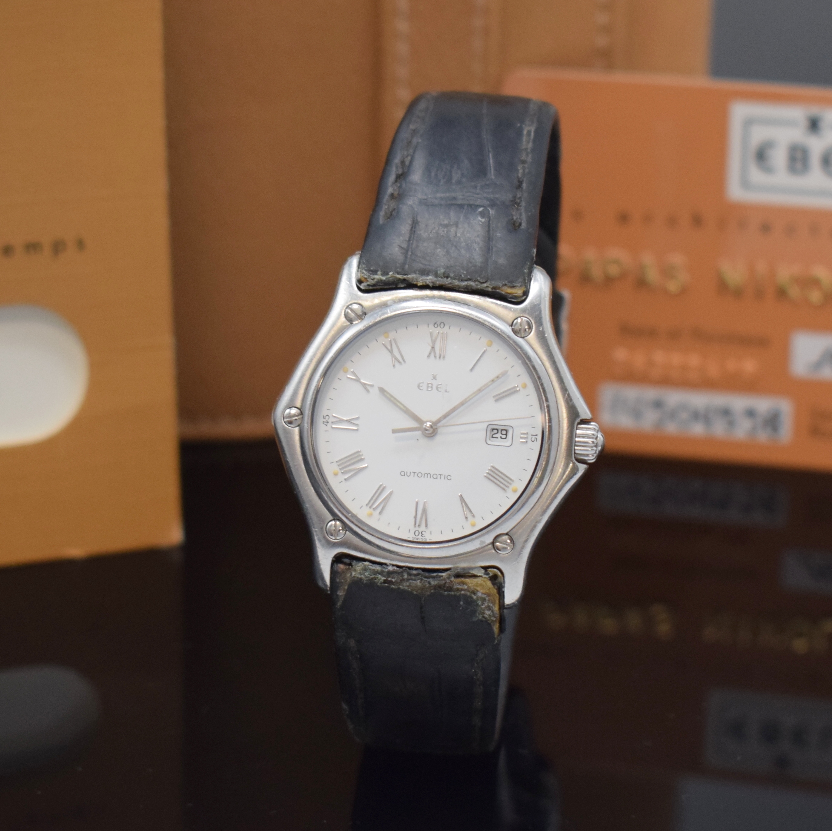 EBEL 1911 Herrenarmbanduhr in Stahl Referenz 993902, Schweiz verk. lt. beil. Pap. 08/1994, Automatik, Boden 8-fach verschr., orig. Lederband m. ...
