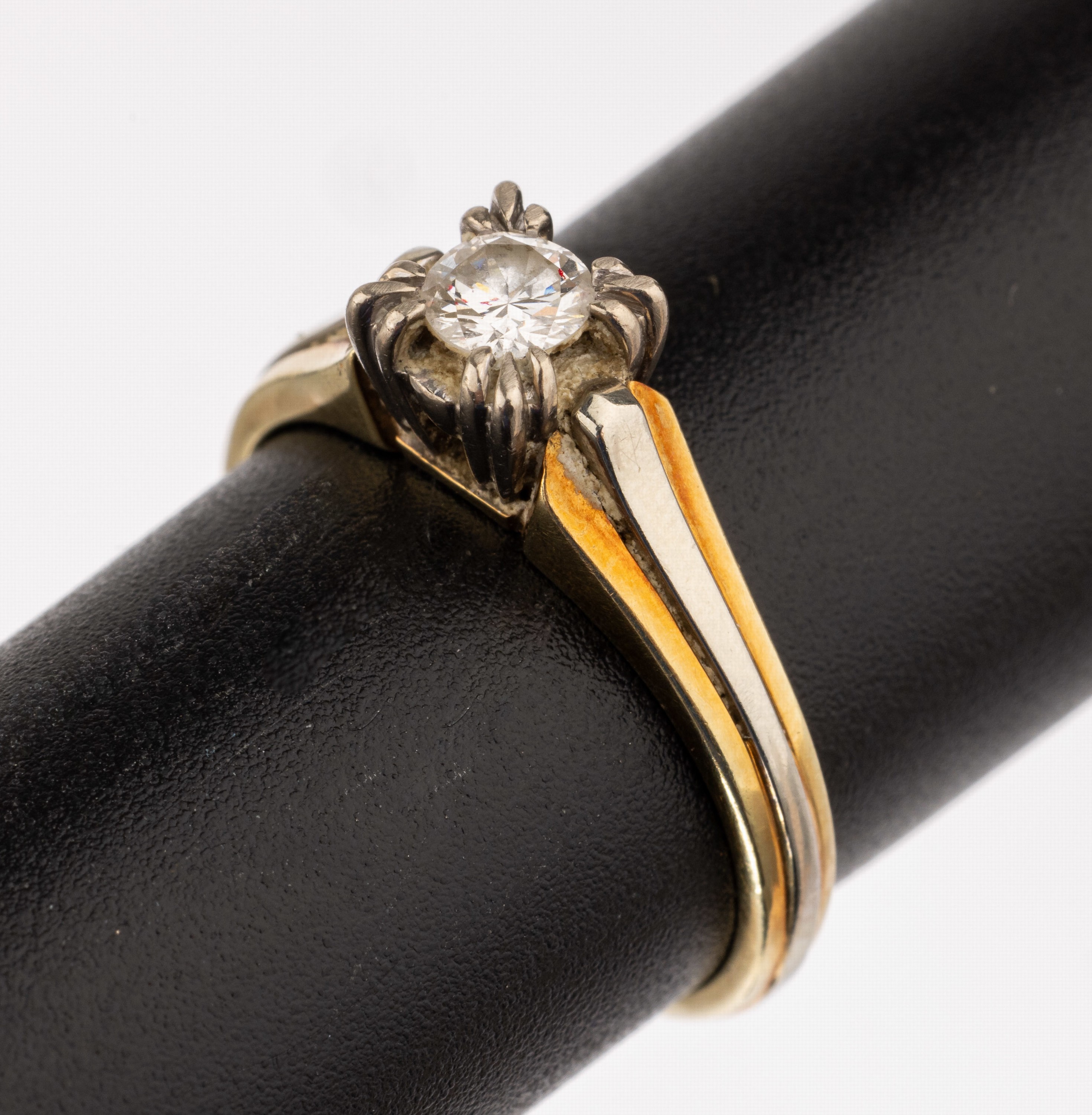 14 kt Gold Brillant Ring, GG 585/000, Brillant ca. 0.25 ct Weiß/si, total ca. 3.3 g, RW 53