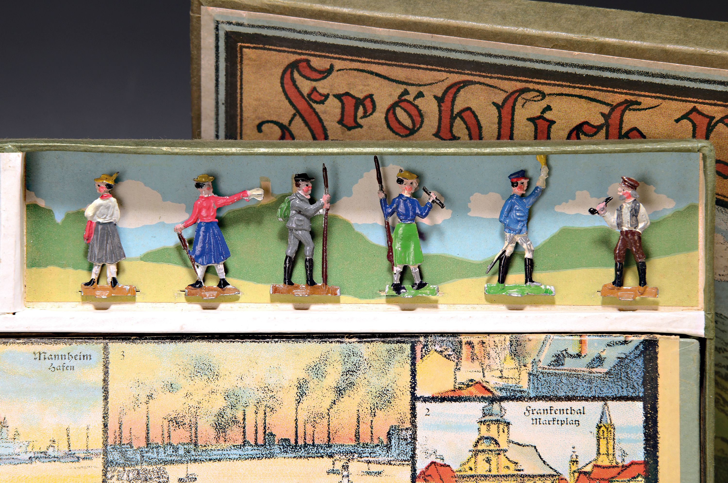 Detail b: Reise-Würfelspiel der Pfalz, "Fröhlich Pfalz", aus der Sammlung "Scholz", um 1900/10, künstlerische Spiele, Inhalt: ein ...