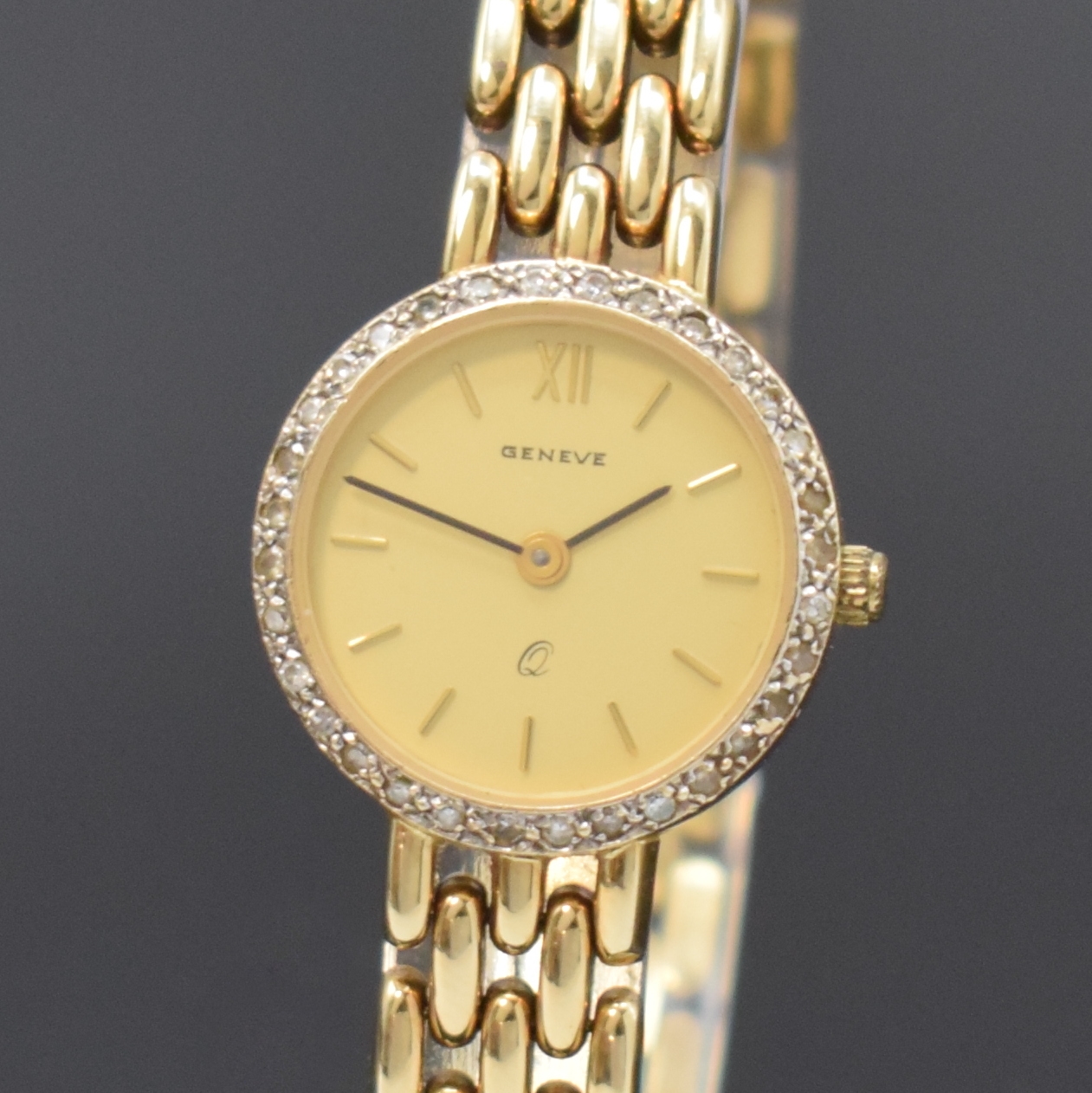 Detail a: GENEVE Damenarmbanduhr in GG 585/000 mit Diamanten, Schweiz um 1975, quarz, Boden aufgedr., Lünette mit Diamanten bes., champagnerfarb. Zifferbl. m. ...