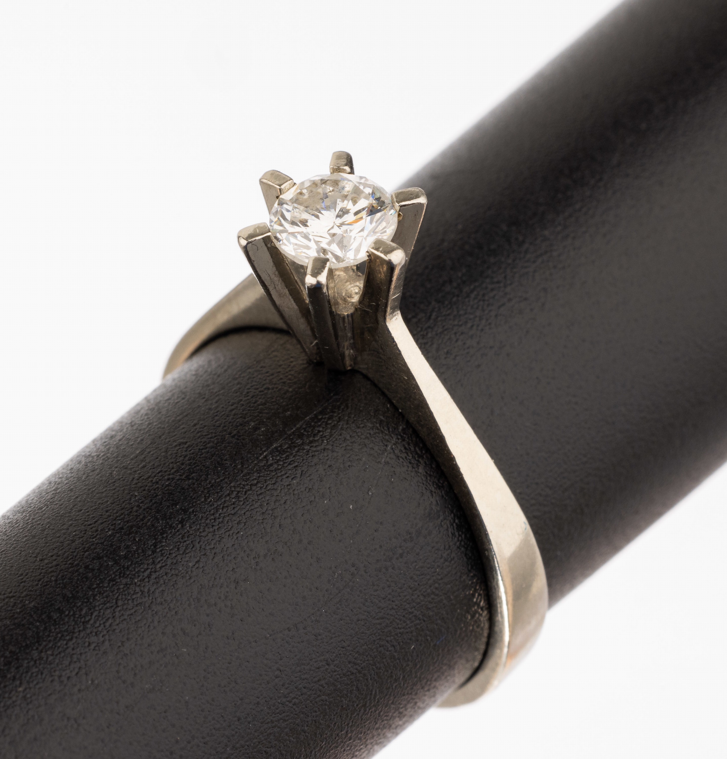 14 kt Gold Brillant Ring, WG 585/000, Brillant ca. 0.50 ct Weiß/si, RW 57, ca. 3.1 g