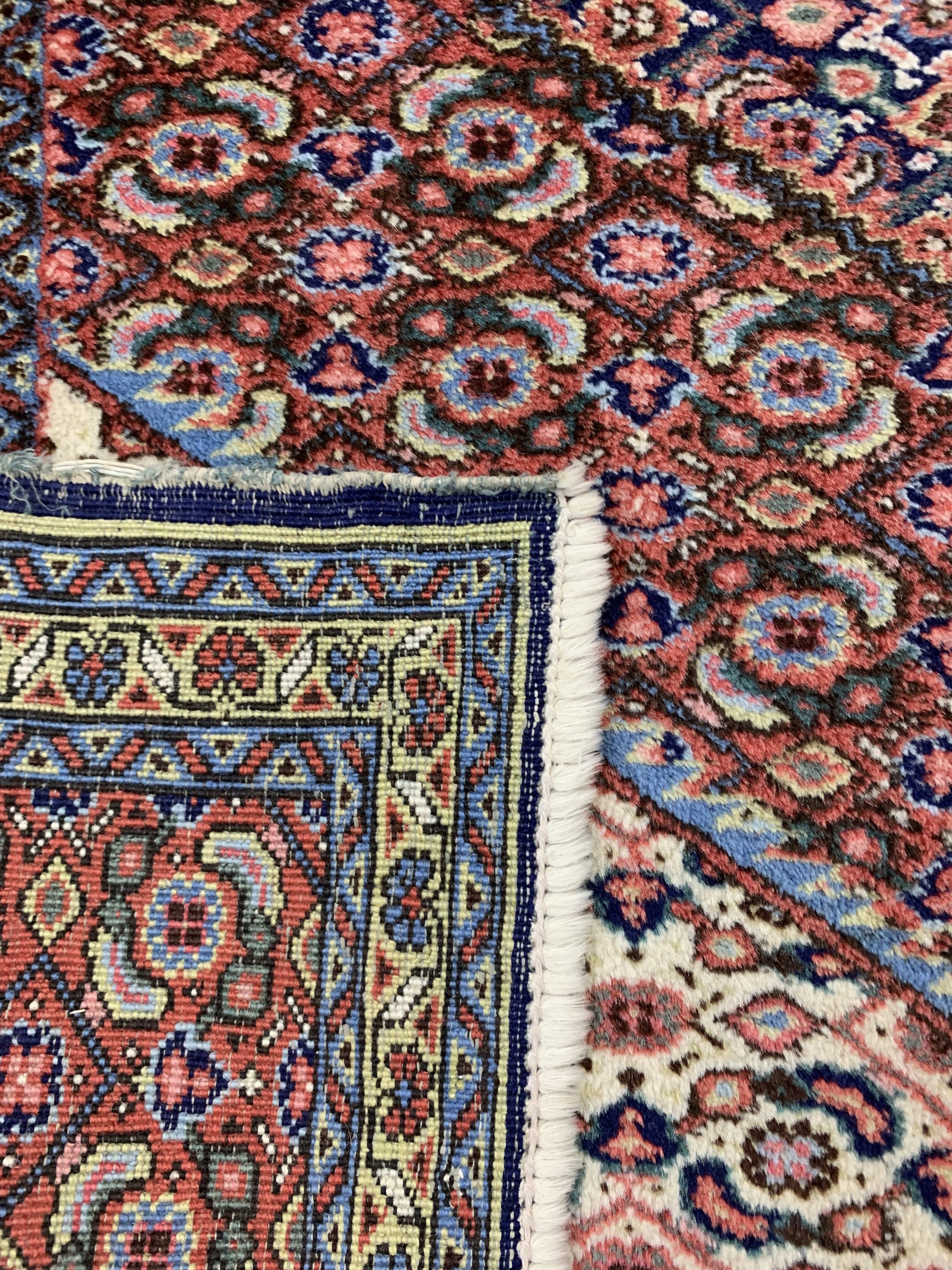 Detail e: Ardebil fein, Persien, Anfang 20.Jhd, Wolleauf Baumwolle, ca. 310 x 222 cm, EHZ: 2