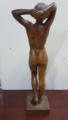 26774127d - W. Röttger, dated 1942, standing female nude, fully sculptural wood carving, signed and dated, approx. 57cm