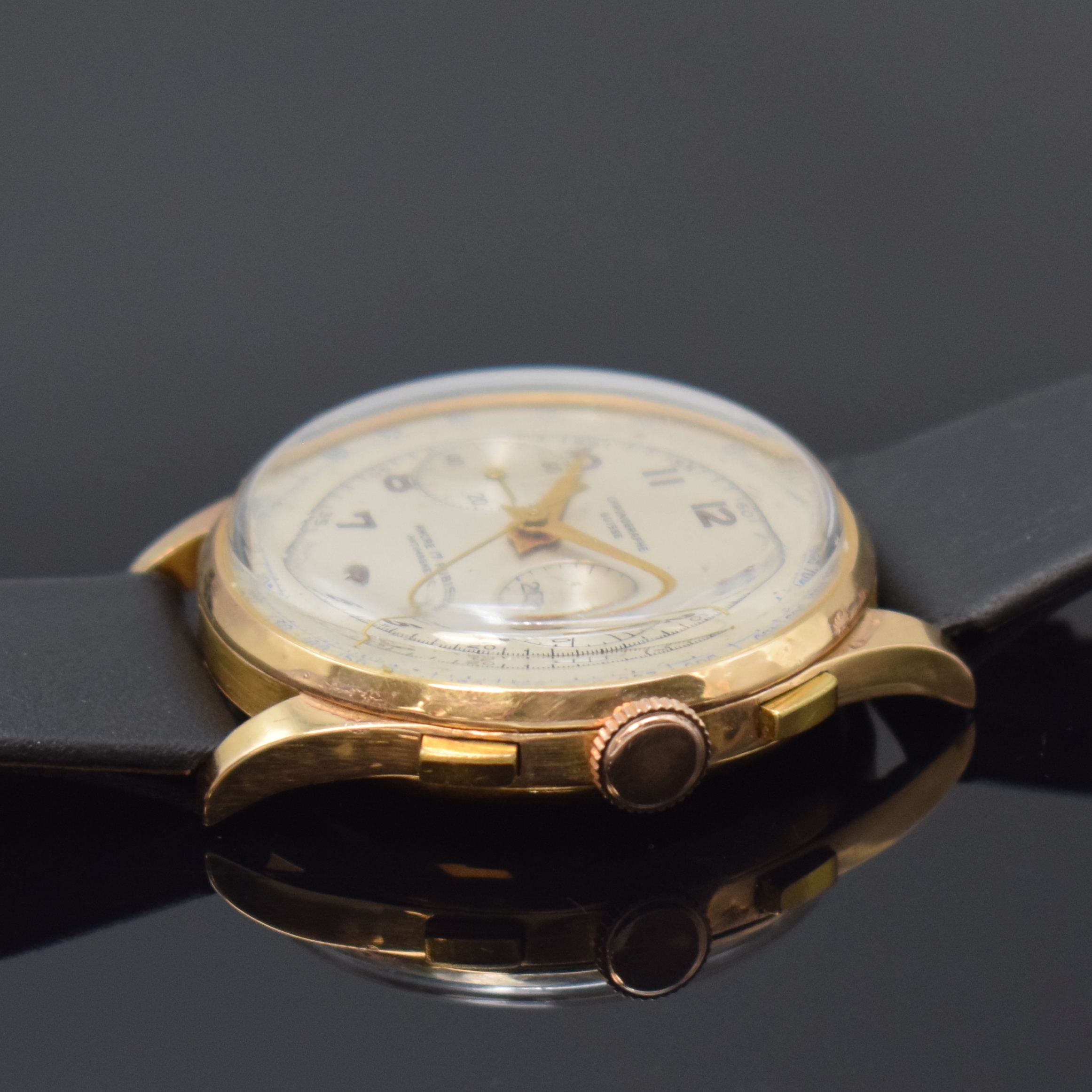 Detail b: CHRONOGRAPHE SUISSE Armbandchronograph in RoseG 750/000, Schweiz um 1950, Handaufzug, Geh. dell., Boden gedr., Metall Innendeckel, silb. Zifferbl., ...