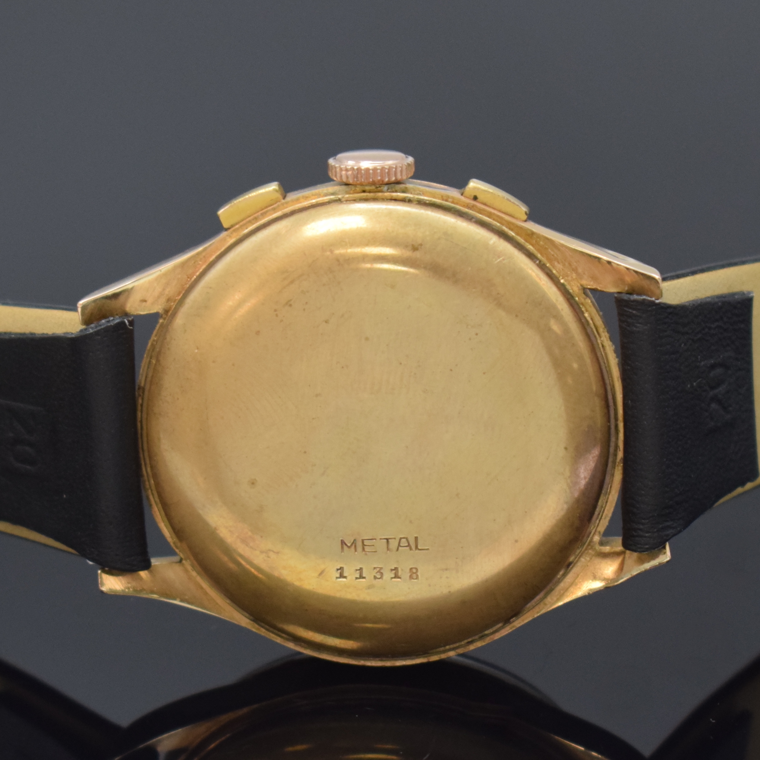 Detail e: CHRONOGRAPHE SUISSE Armbandchronograph in RoseG 750/000, Schweiz um 1950, Handaufzug, Geh. dell., Boden gedr., Metall Innendeckel, silb. Zifferbl., ...