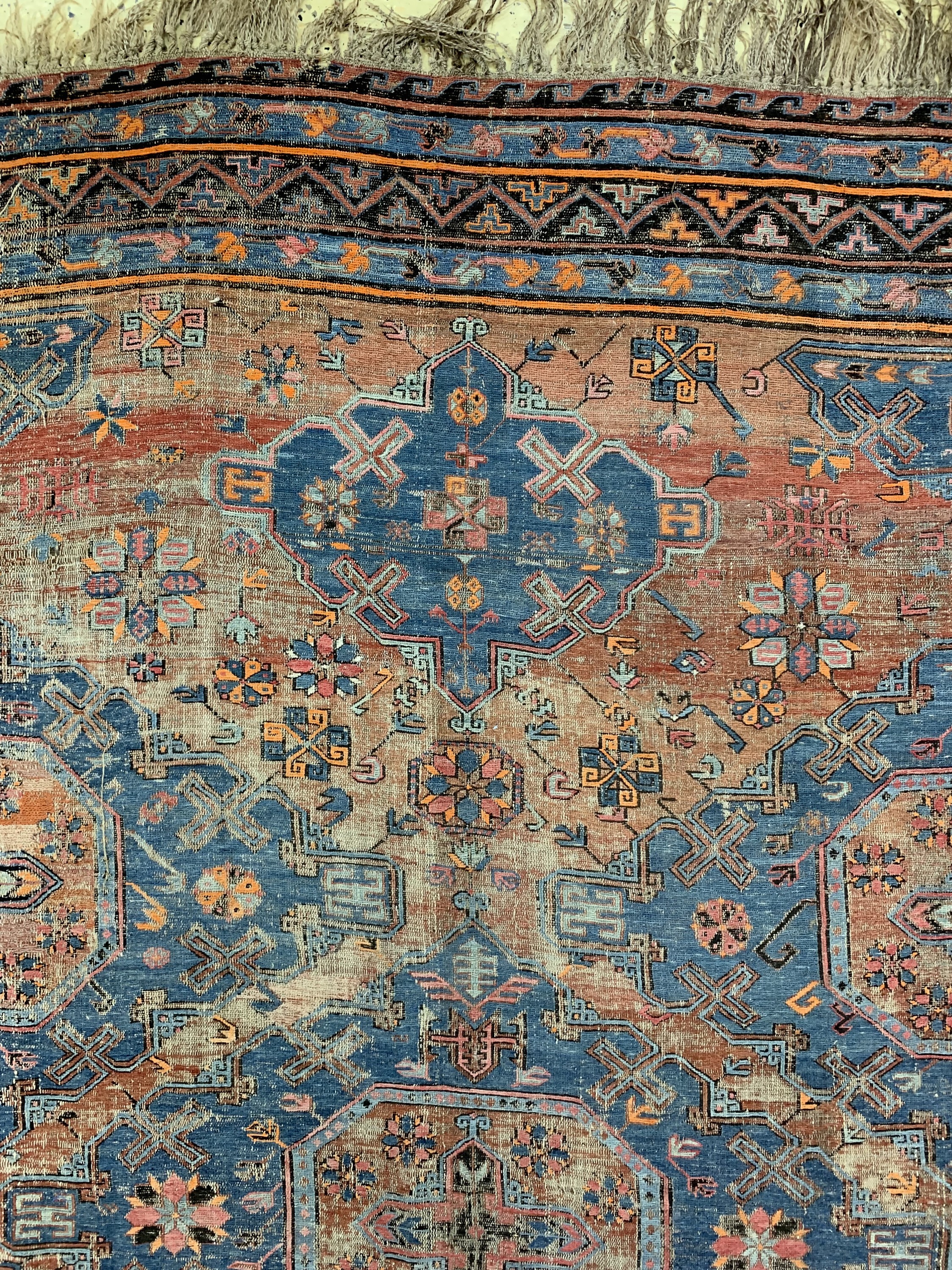 Detail e: Antiker Sumakh, Kaukasus, um 1900, Wolle auf Wolle, ca. 460 x 330 cm, EHZ: 4