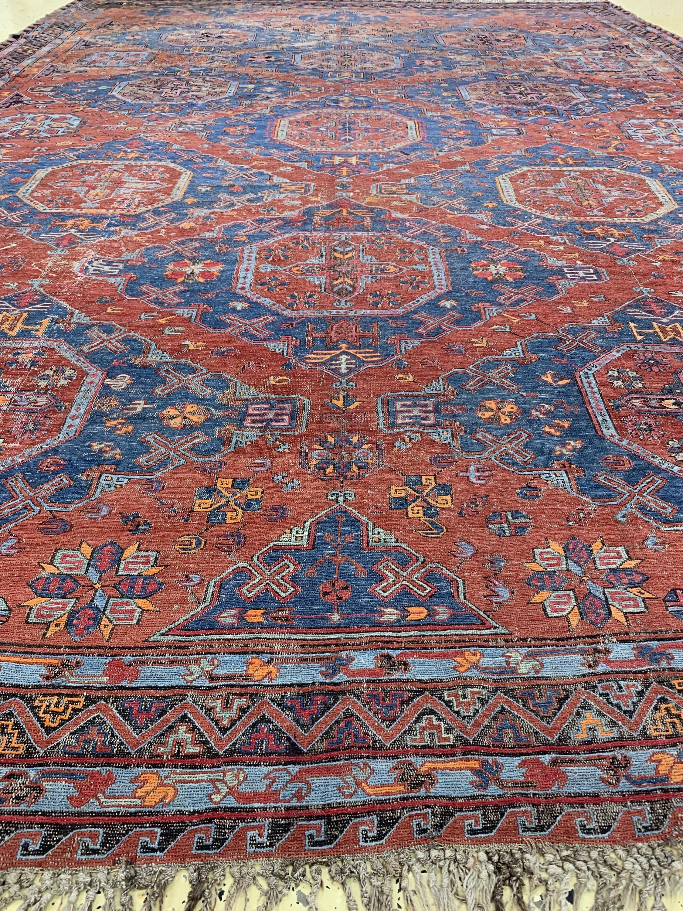 Detail g: Antiker Sumakh, Kaukasus, um 1900, Wolle auf Wolle, ca. 460 x 330 cm, EHZ: 4