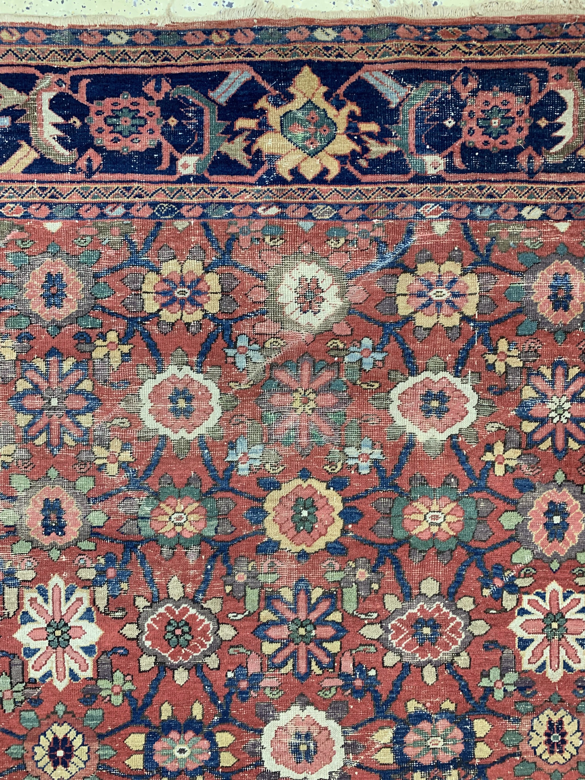 Detail c: Sarogh"Mahal"antik, Persien, Ende 19.Jhd, Wolle auf Baumwolle, ca. 420 x 312 cm, EHZ: 4