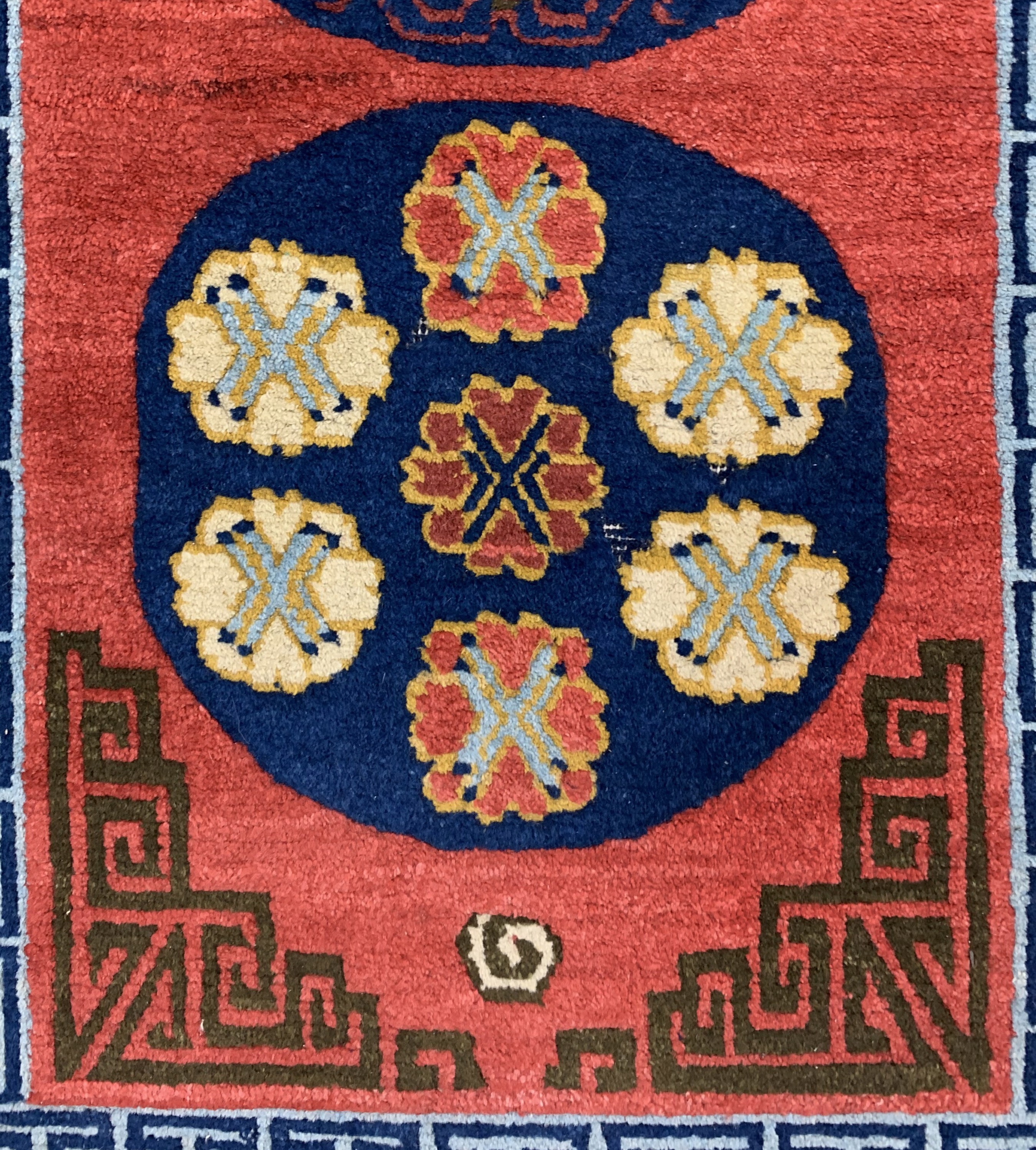 Detail c: 2 Lots Tibet, Mitte 20.Jhd, Wolle auf Baumwolle, ca. 165 x 90 cm, EHZ: 2-3
