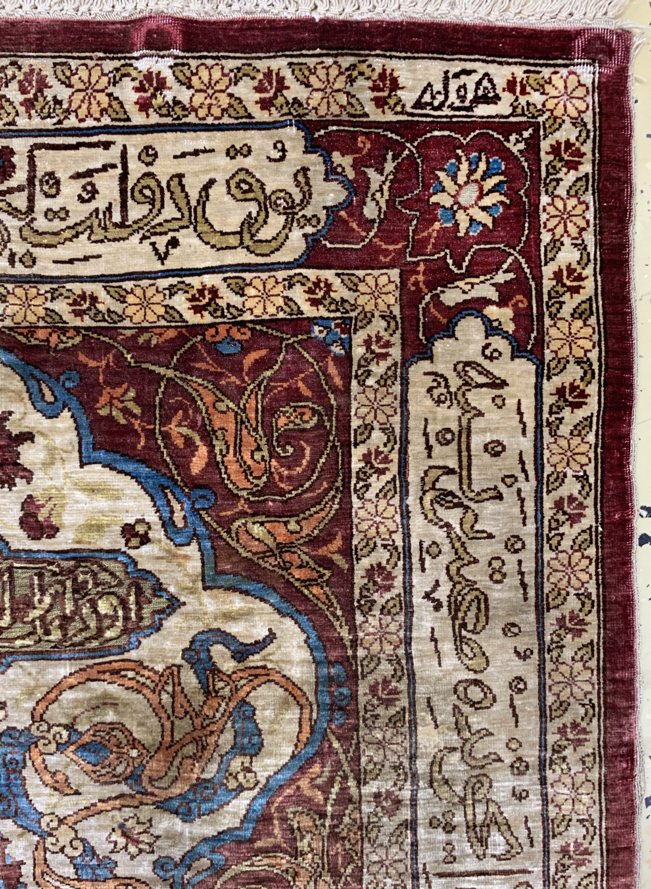 Detail c: Hereke Seide"Özipek", signiert, Türkei, Mitte 20.Jhd, reine Naturseide, ca. 80 x 54 cm, ca. 1,0 Mio. Kn/qm, EHZ: 2