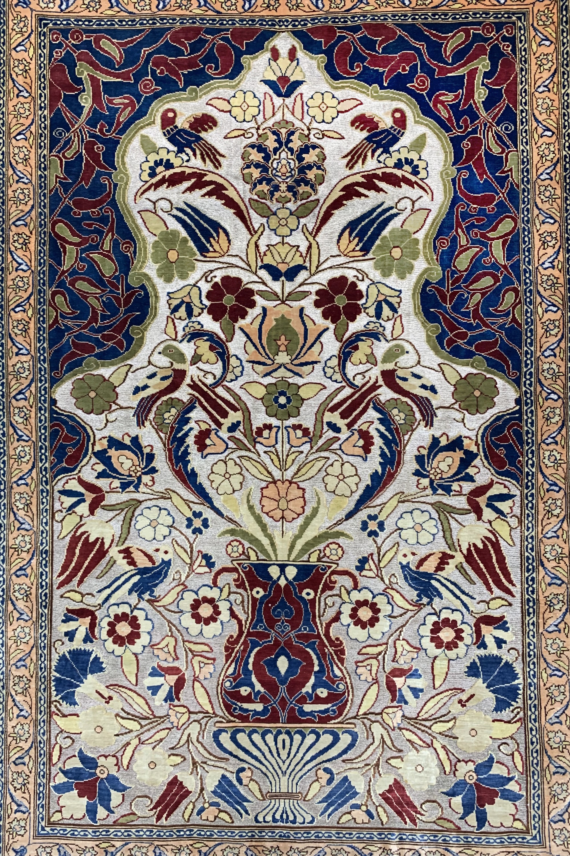 Detail a: Hereke Seide fein signiert, Türkei, Mitte 20.Jhd, reine Naturseide(Metallbroschiert), ca 120 x 86 cm, ca. 1,0 Mio. Kn/qm, EHZ: 1-2