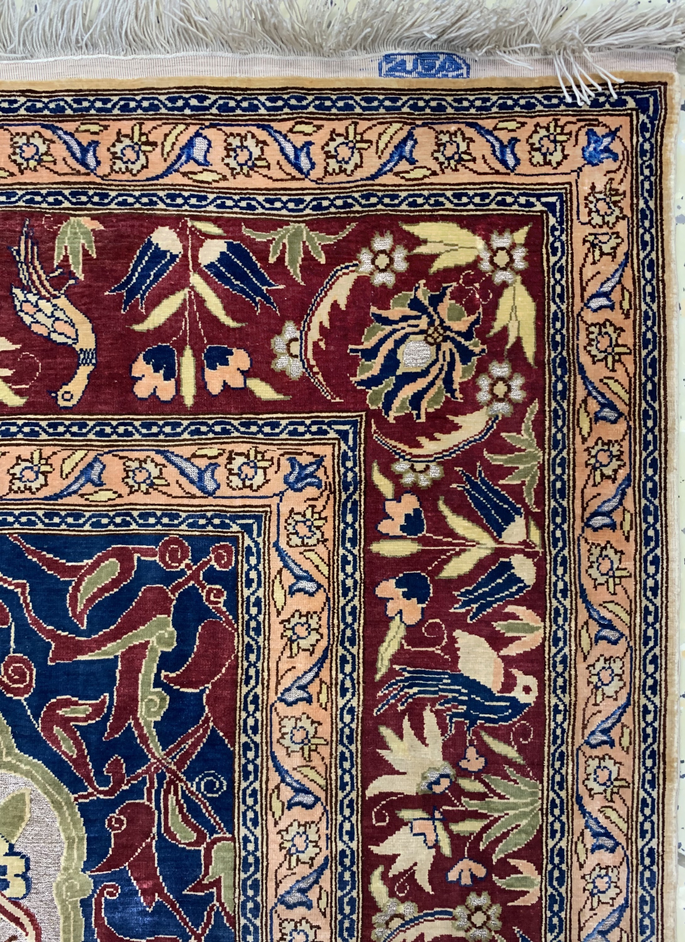 Detail b: Hereke Seide fein signiert, Türkei, Mitte 20.Jhd, reine Naturseide(Metallbroschiert), ca 120 x 86 cm, ca. 1,0 Mio. Kn/qm, EHZ: 1-2