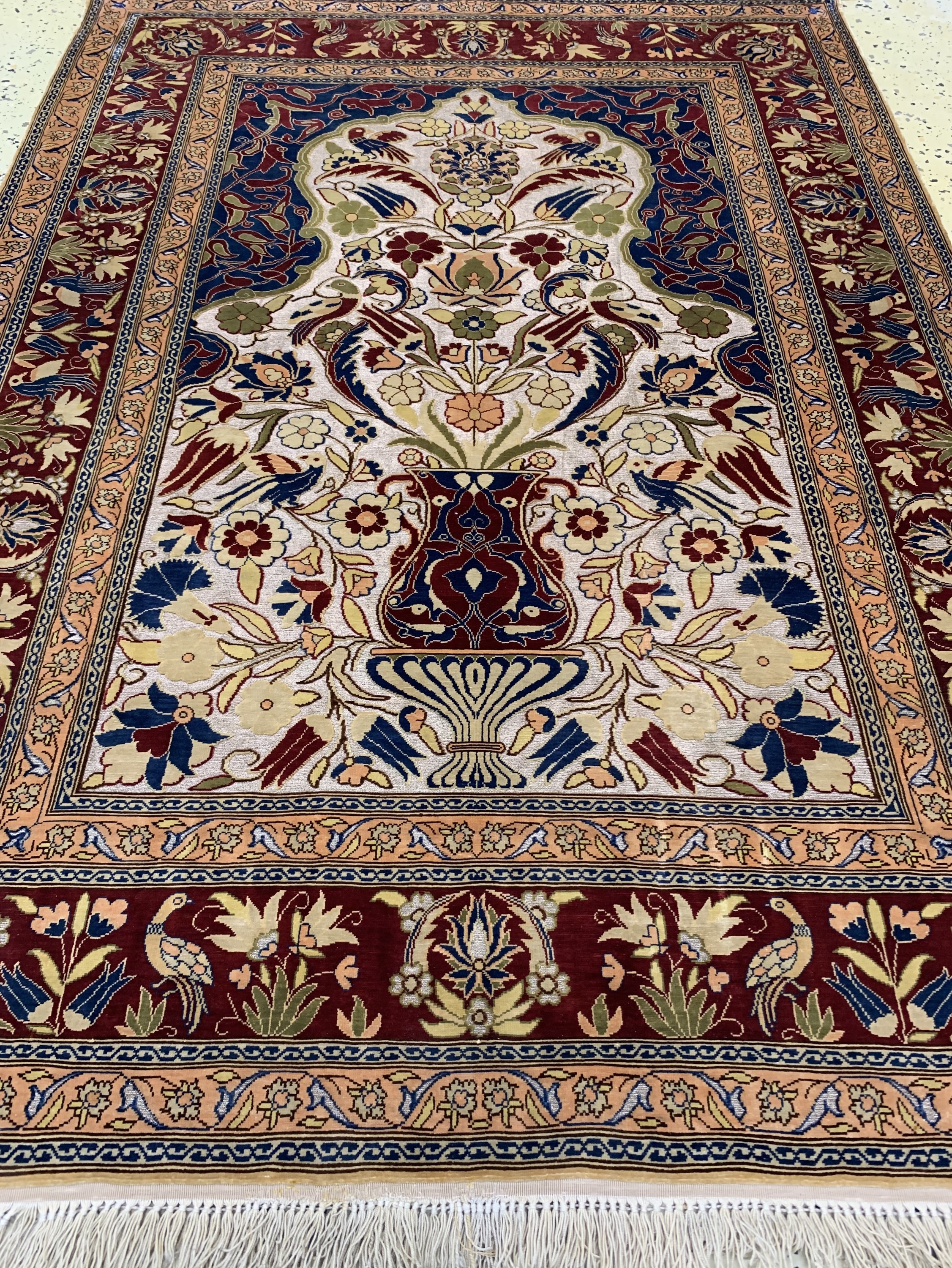 Detail d: Hereke Seide fein signiert, Türkei, Mitte 20.Jhd, reine Naturseide(Metallbroschiert), ca 120 x 86 cm, ca. 1,0 Mio. Kn/qm, EHZ: 1-2