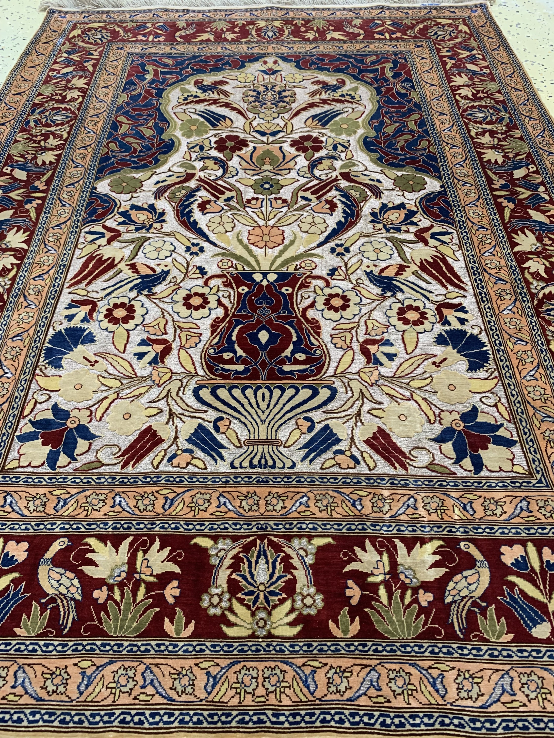 Detail f: Hereke Seide fein signiert, Türkei, Mitte 20.Jhd, reine Naturseide(Metallbroschiert), ca 120 x 86 cm, ca. 1,0 Mio. Kn/qm, EHZ: 1-2