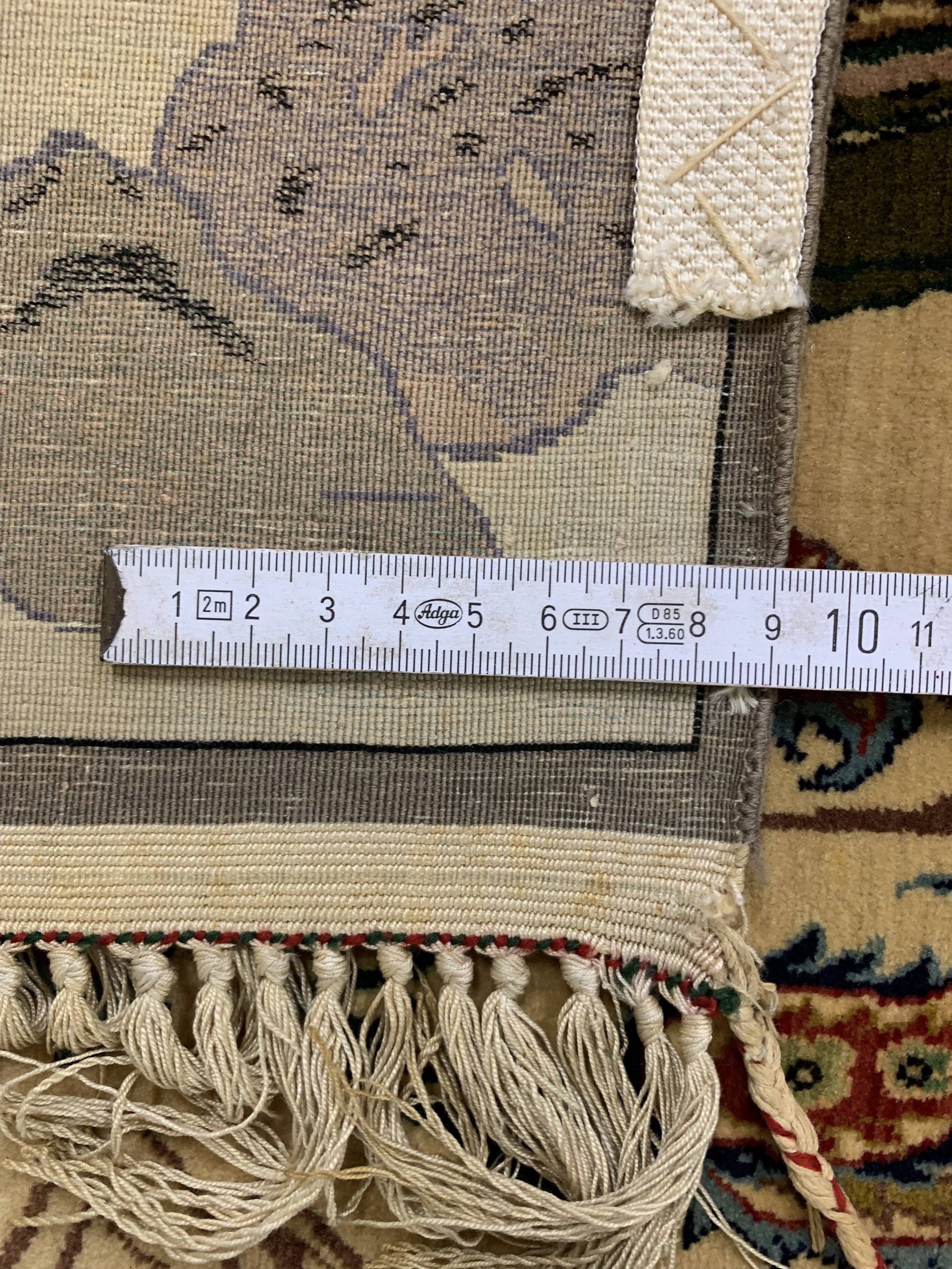 Detail e: Esfahan fein, Persien, Mitte 20.Jhd., Korkwolle auf Seide, ca. 190 x 110 cm, ca. 1,0Mio. Kn/qm, EHZ: 2