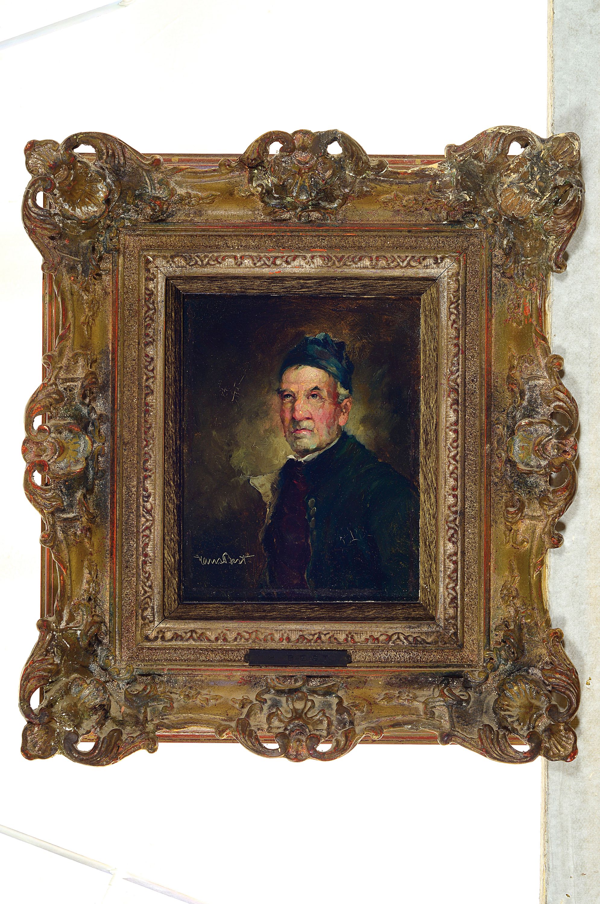 Detail k: Hans Best, 1874 Mannheim-1942 München, Porträt eines bärtigen Mannes mit Kappe, Öl/Hartfaser, links unten signiert, ca. 18x14cm, R. ca. 34x39cm