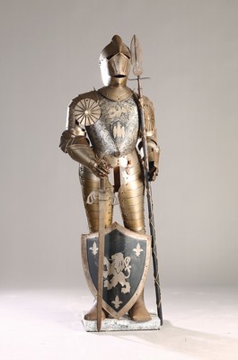 Image 26775713 - Decorative knight's armor "Franz", 20th century, full body armor, metal, movable parts, partly with leather straps, with sword, halberd, two axes and a shield, breastplate with black coat of arms decoration, mounted on a solid granite base and wooden frame, on a plaque marked "Franz 1481-1523", h. 180 cm, 1 thumb enclosed loosely