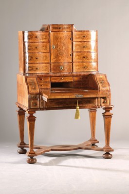 Image 26777019 - Stollen secretary, South German, around 1750, walnut veneer, stud frame with cross bar and pressed ball feet, curved body divided into three drawers with slanted flap, tabernacle attachment raised in the middle with head and base drawers, the central door compartment of four-story marquetry with geometric entanglements and inlaid, engraved flowers and bird motifs, orig. locks and orig. Fittings, approx. 153 x 101 x 70 cm, condition 2