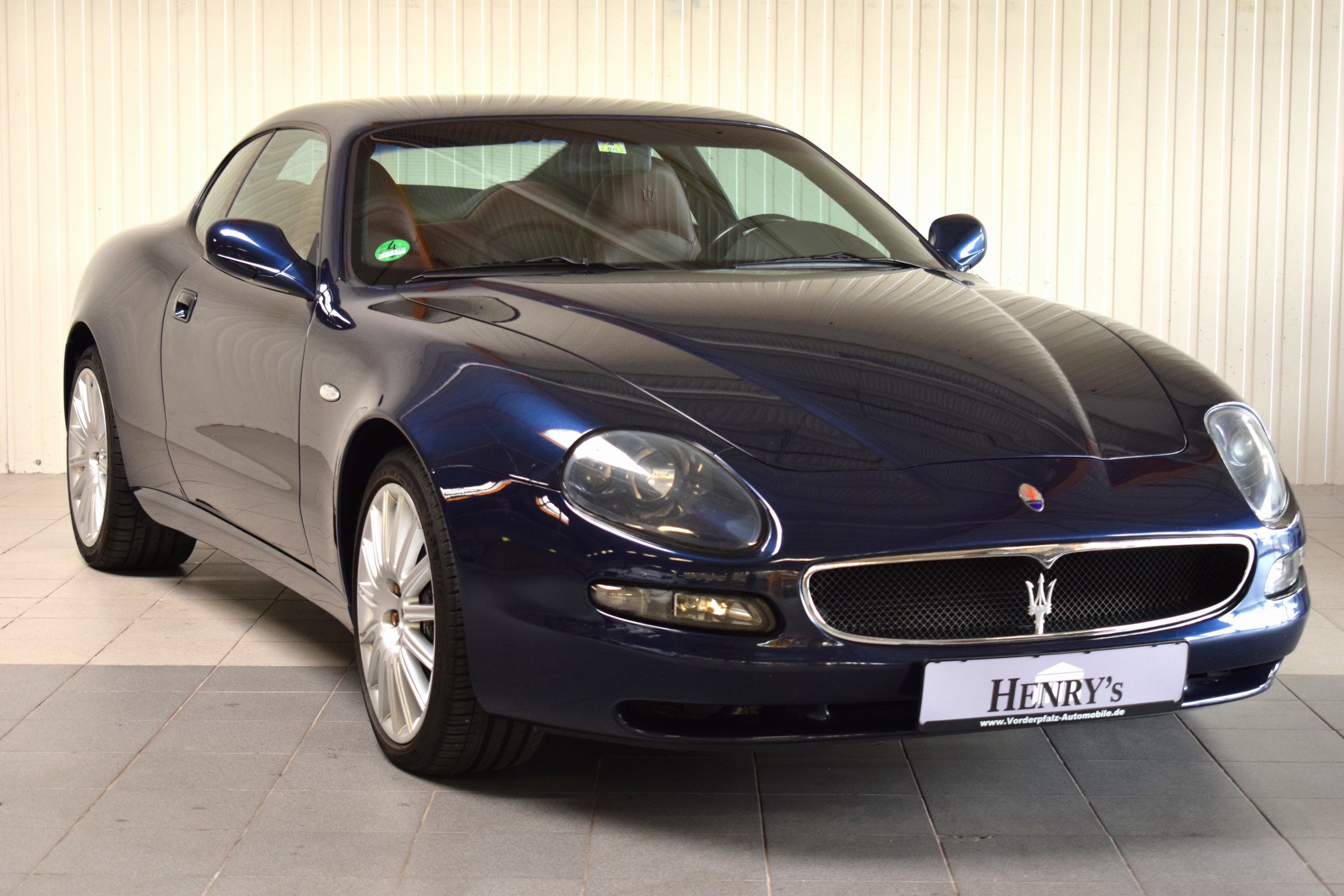 Maserati 4200 Coupe, EZ 05/2003, Laufleistung ca. 51.700 km, 4.Hand HU 07/2025, 287 kW/390 PS, 8-Zylinder, Automatikgetriebe, blau, LederRot, ...