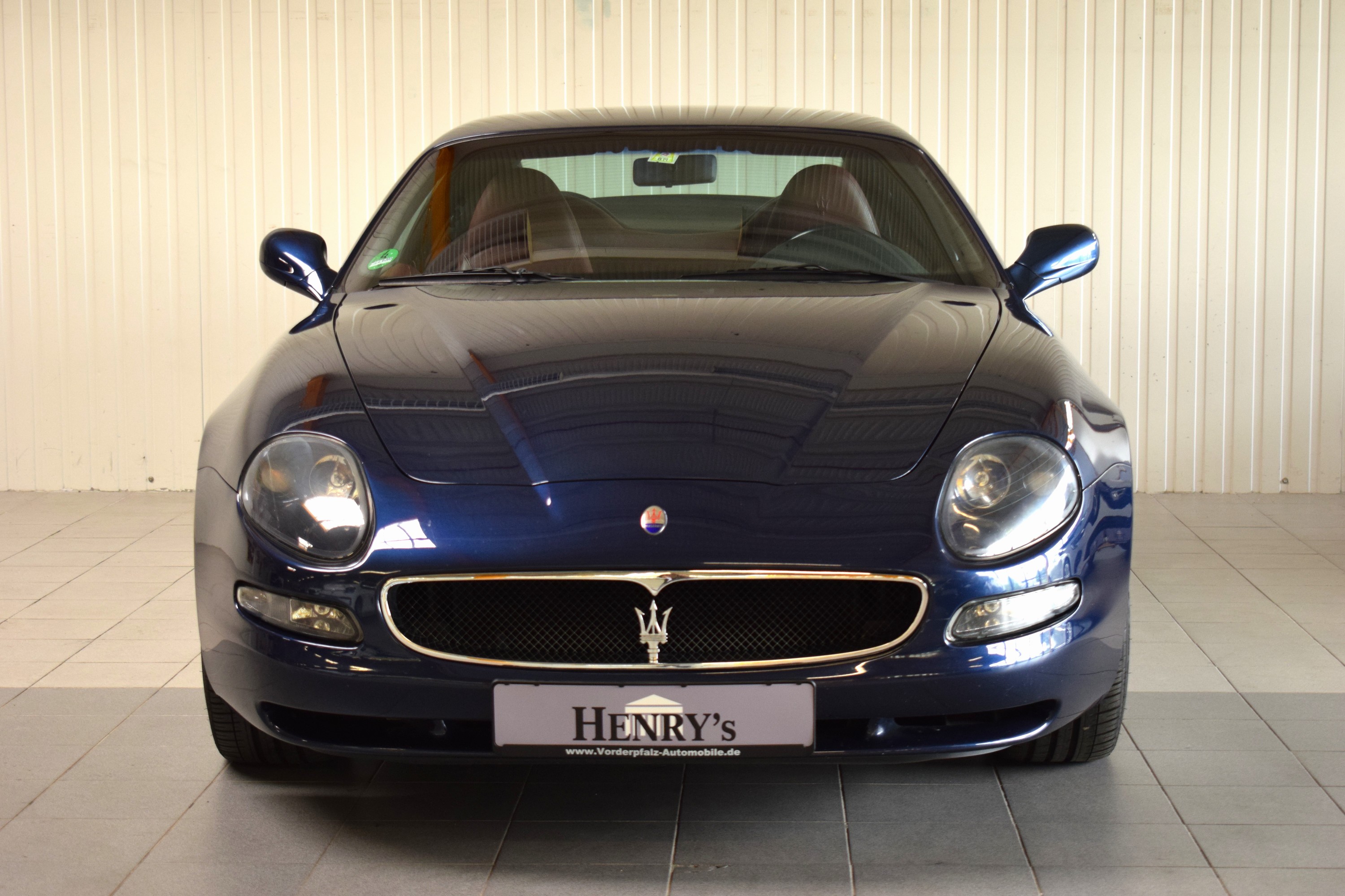 Detail a: Maserati 4200 Coupe, EZ 05/2003, Laufleistung ca. 51.700 km, 4.Hand HU 07/2025, 287 kW/390 PS, 8-Zylinder, Automatikgetriebe, blau, LederRot, ...