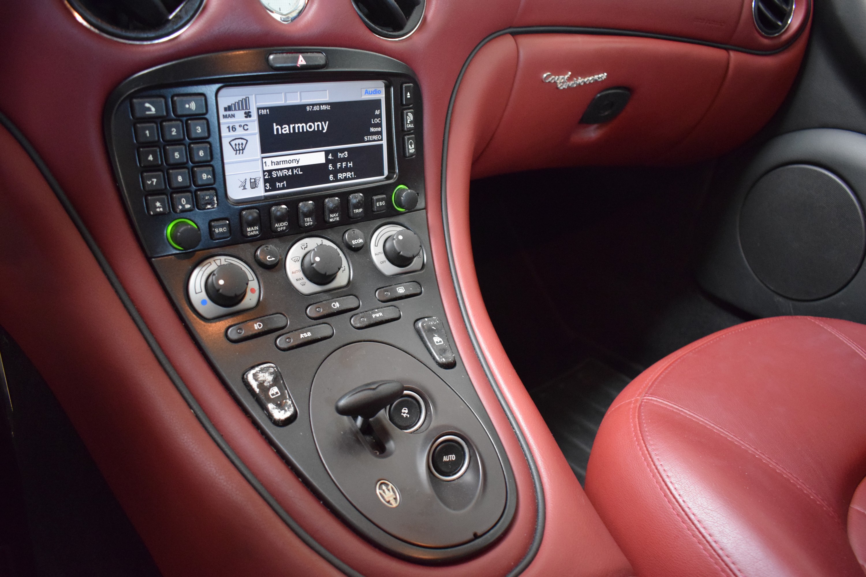 Detail l: Maserati 4200 Coupe, EZ 05/2003, Laufleistung ca. 51.700 km, 4.Hand HU 07/2025, 287 kW/390 PS, 8-Zylinder, Automatikgetriebe, blau, LederRot, ...