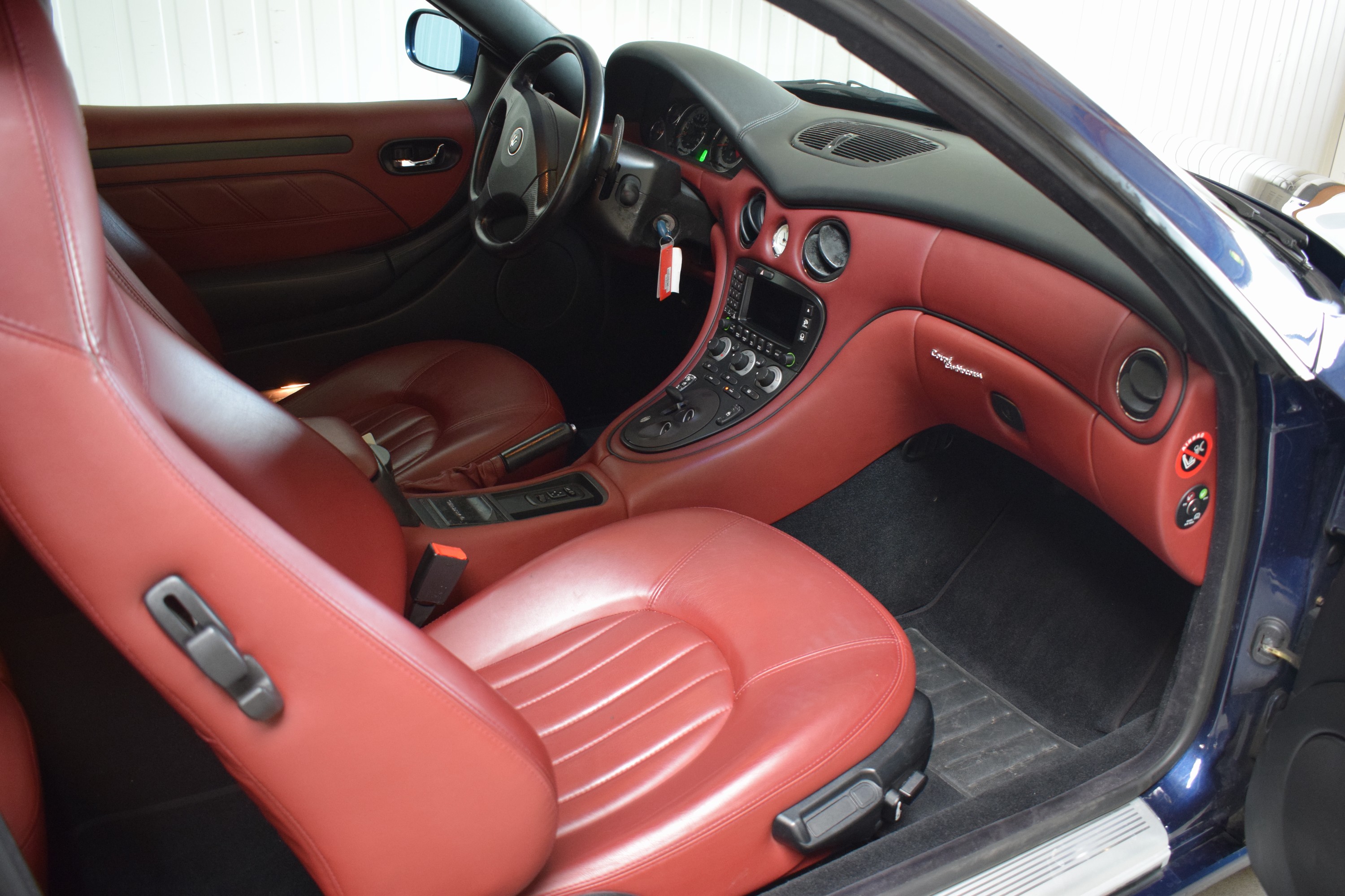 Detail m: Maserati 4200 Coupe, EZ 05/2003, Laufleistung ca. 51.700 km, 4.Hand HU 07/2025, 287 kW/390 PS, 8-Zylinder, Automatikgetriebe, blau, LederRot, ...