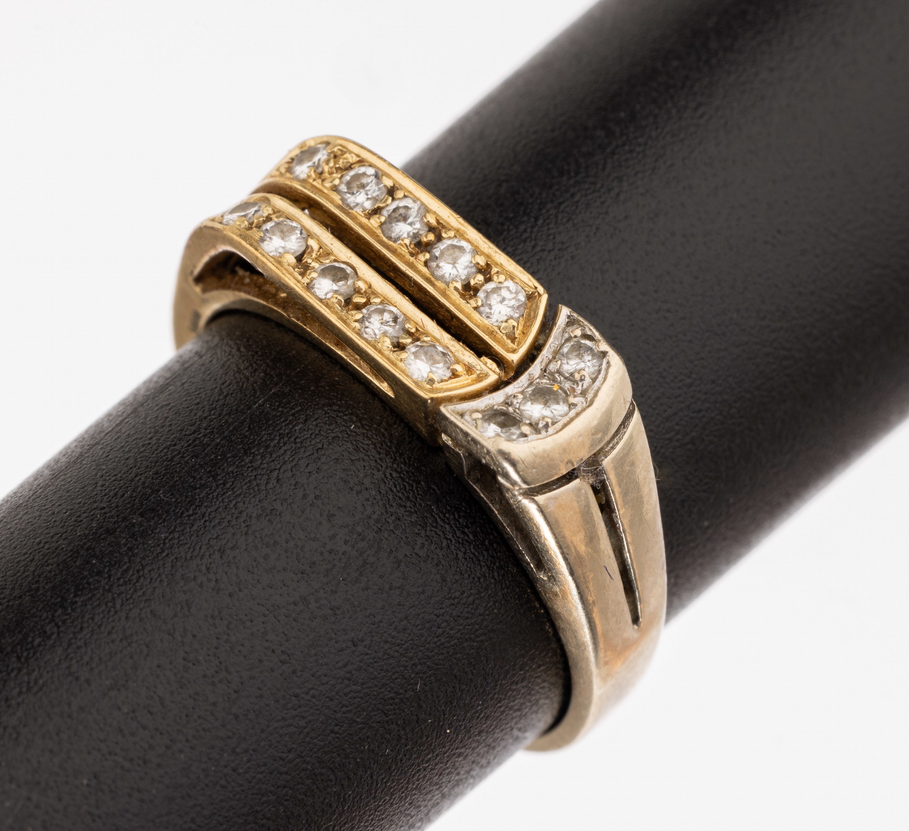 14 kt Gold Brillant Ring, GG/WG 585/000, 13 Brillanten zus. ca. 0.20 ct (grav.) Weiß/siRW 57, ca. 4.3 g