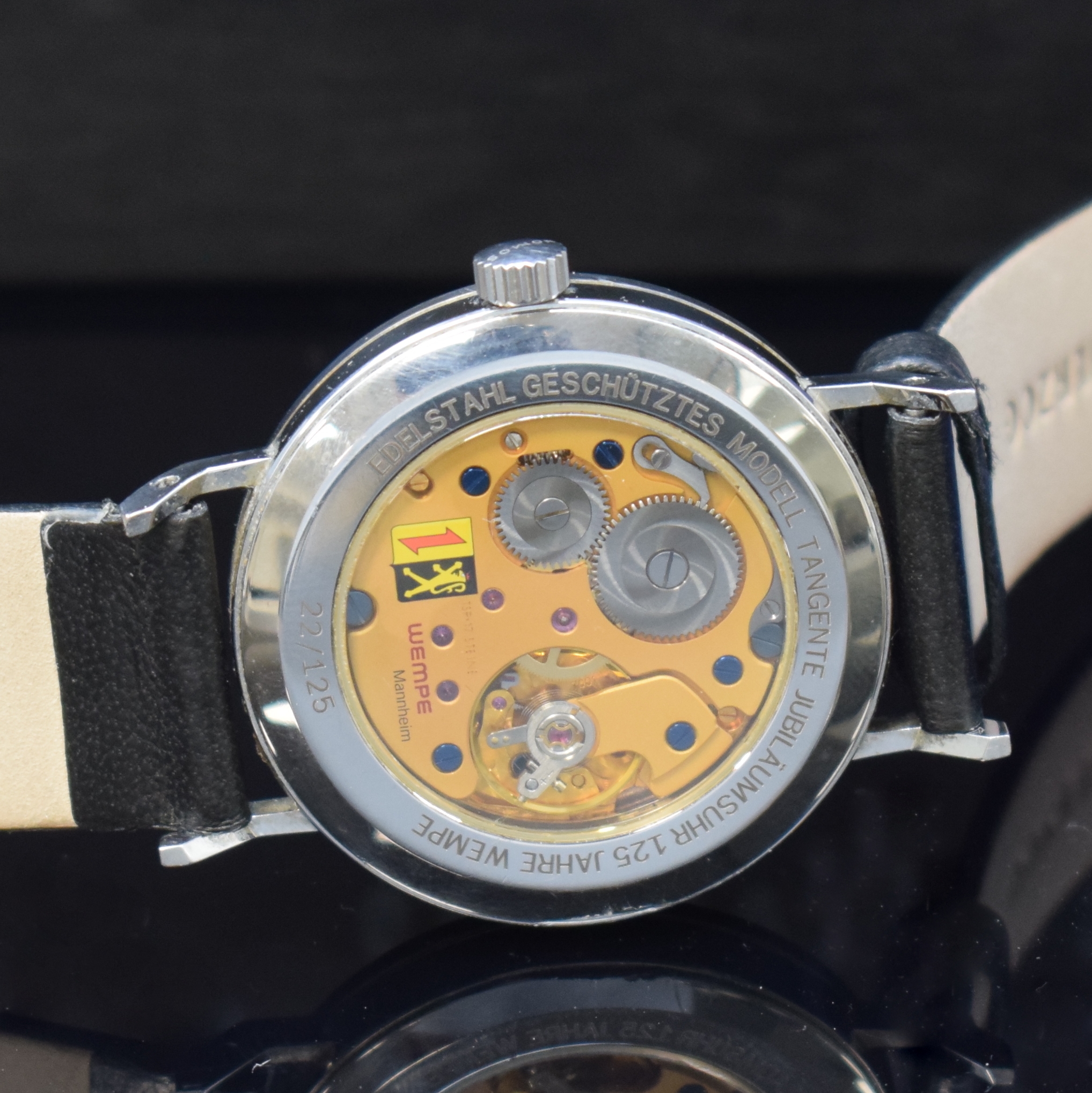 Detail c: NOMOS Glashütte Tangente auf 125 Stück limitierte Herrenarmbanduhr in Stahl, Deutschland verk. lt. beil. Pap. 05/2003, Handaufzug, Boden und ...