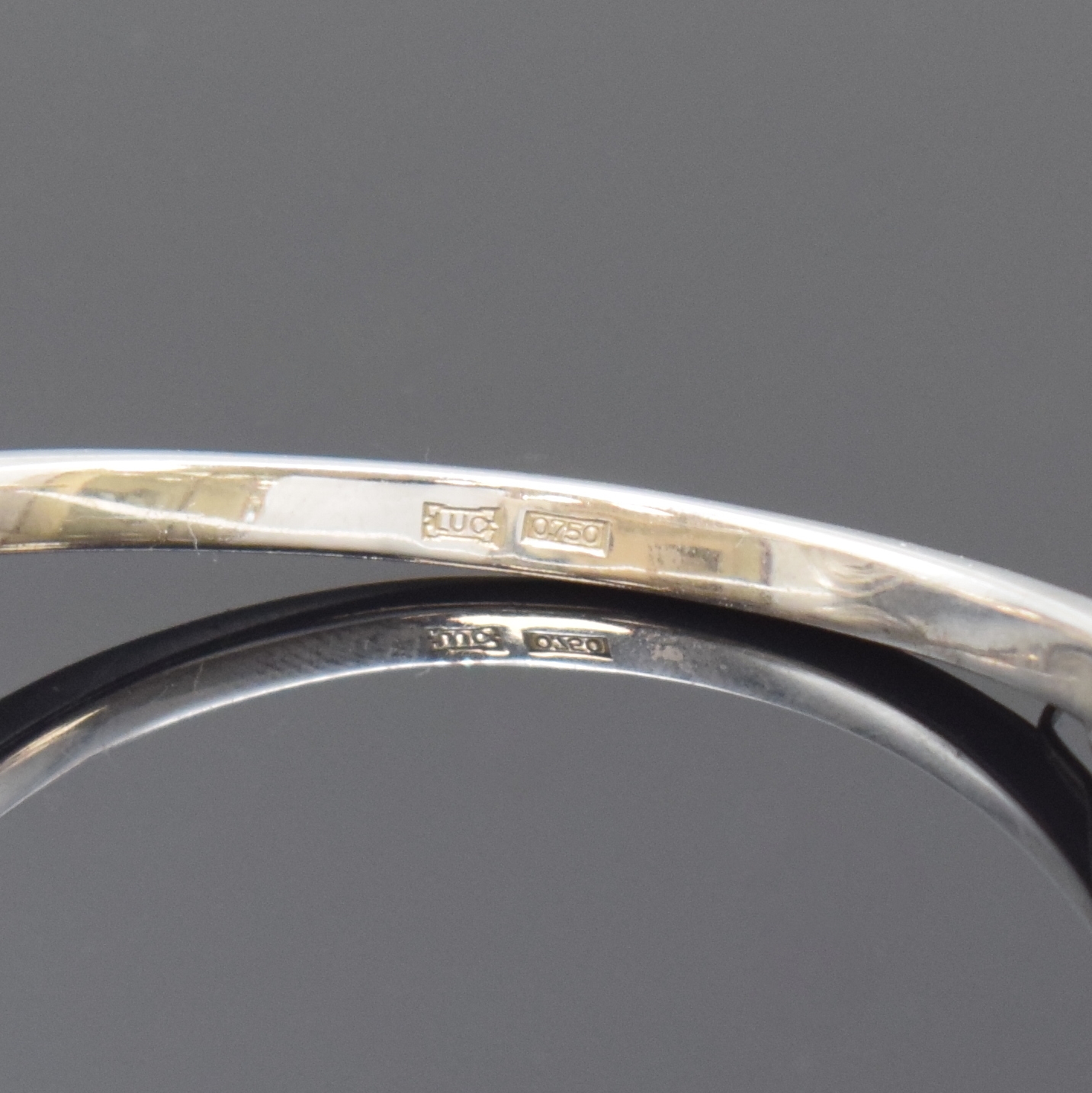Detail d: CHOPARD ausgefallene und seltene Damenschmuckuhr in WG 750/000 mit Diamanten, Schweiz um 1980, Handaufzug, ovales Geh., Boden aufgedr., Spange, ...
