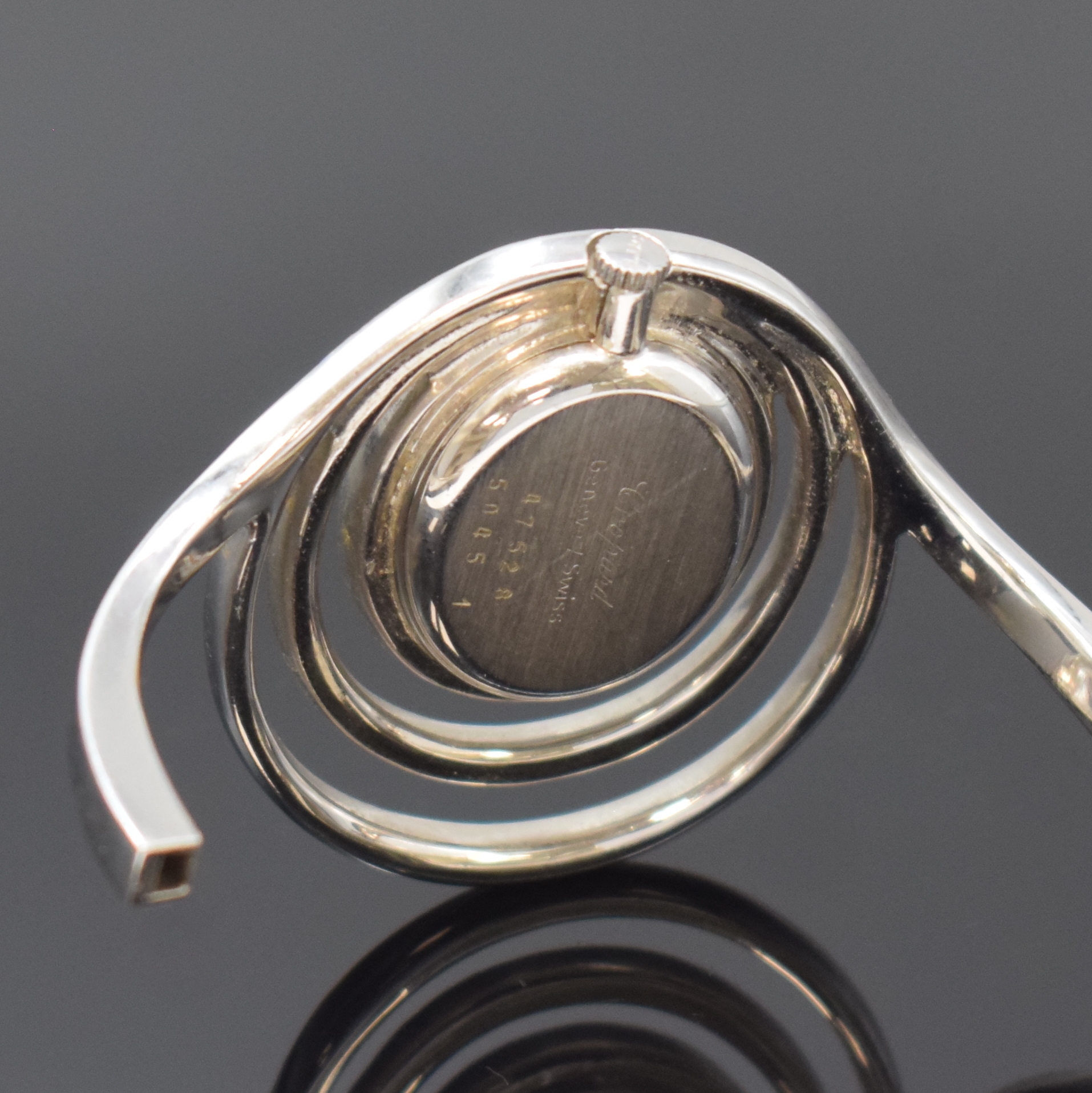 Detail e: CHOPARD ausgefallene und seltene Damenschmuckuhr in WG 750/000 mit Diamanten, Schweiz um 1980, Handaufzug, ovales Geh., Boden aufgedr., Spange, ...