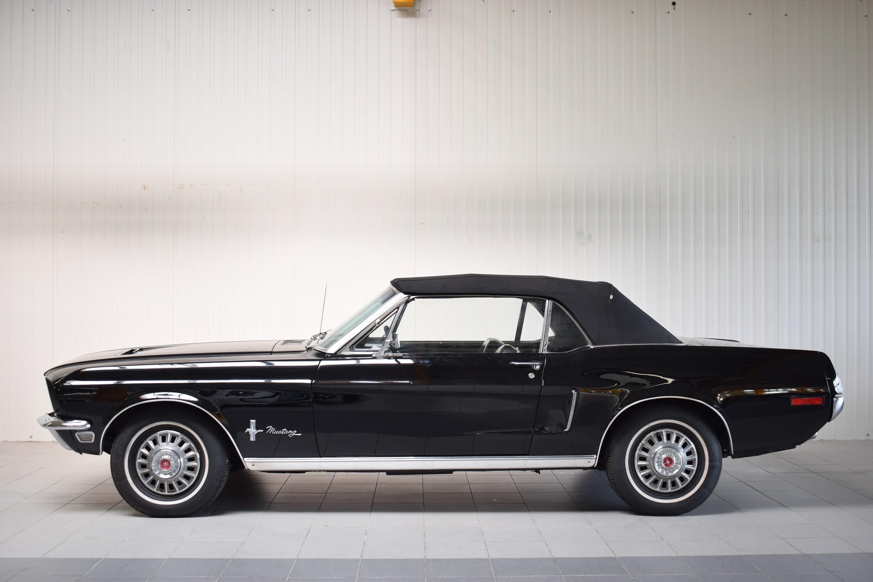 Detail f: Ford Mustang Cabriolet, EZ 1968, Laufleistung ca. 99.990 meilen abgelesen, 132kW/180 PS, 8-Zylinder, Automatikgetriebe, schwarz, Kunstleder schwarz, ...